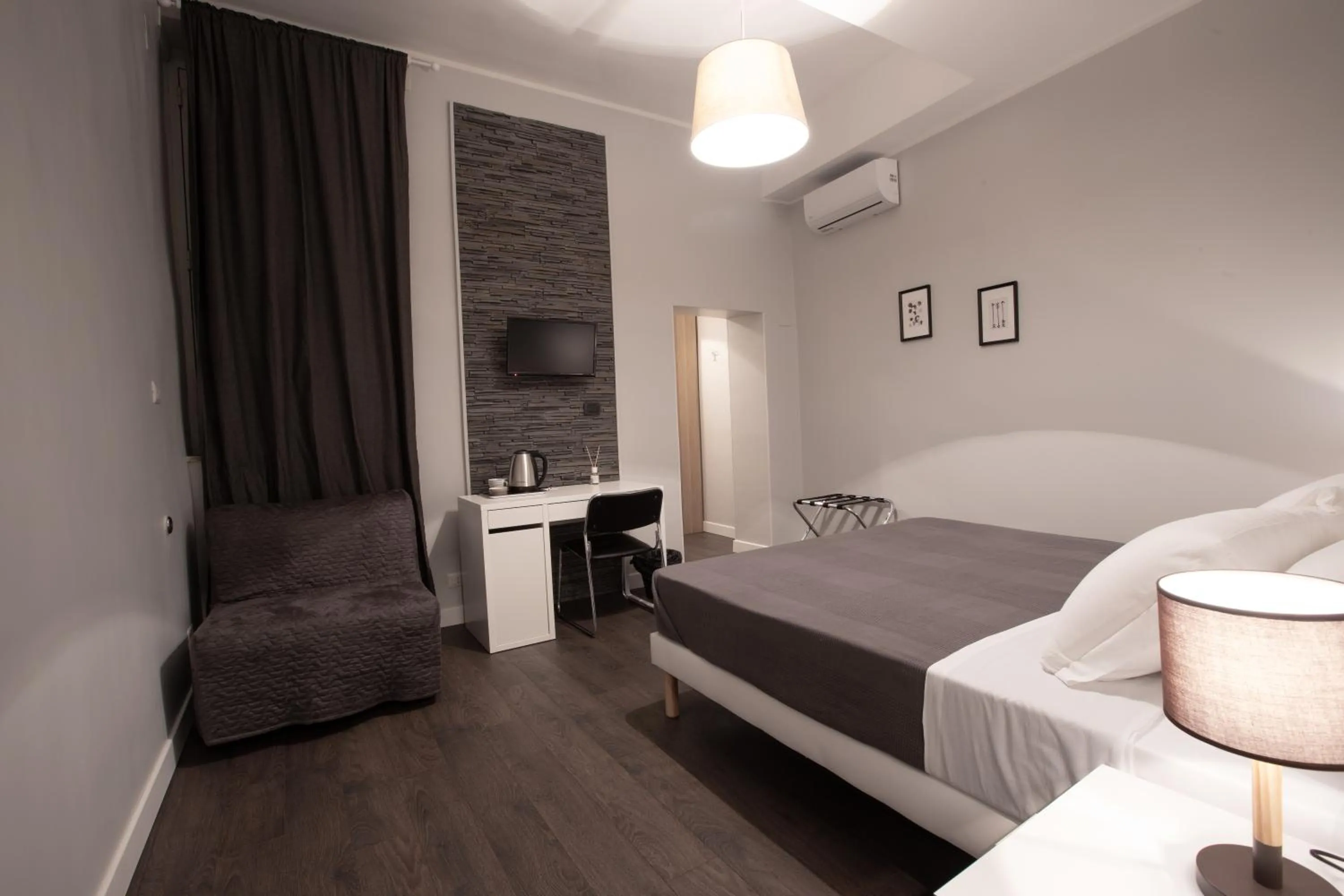 Bed in maribea rome center