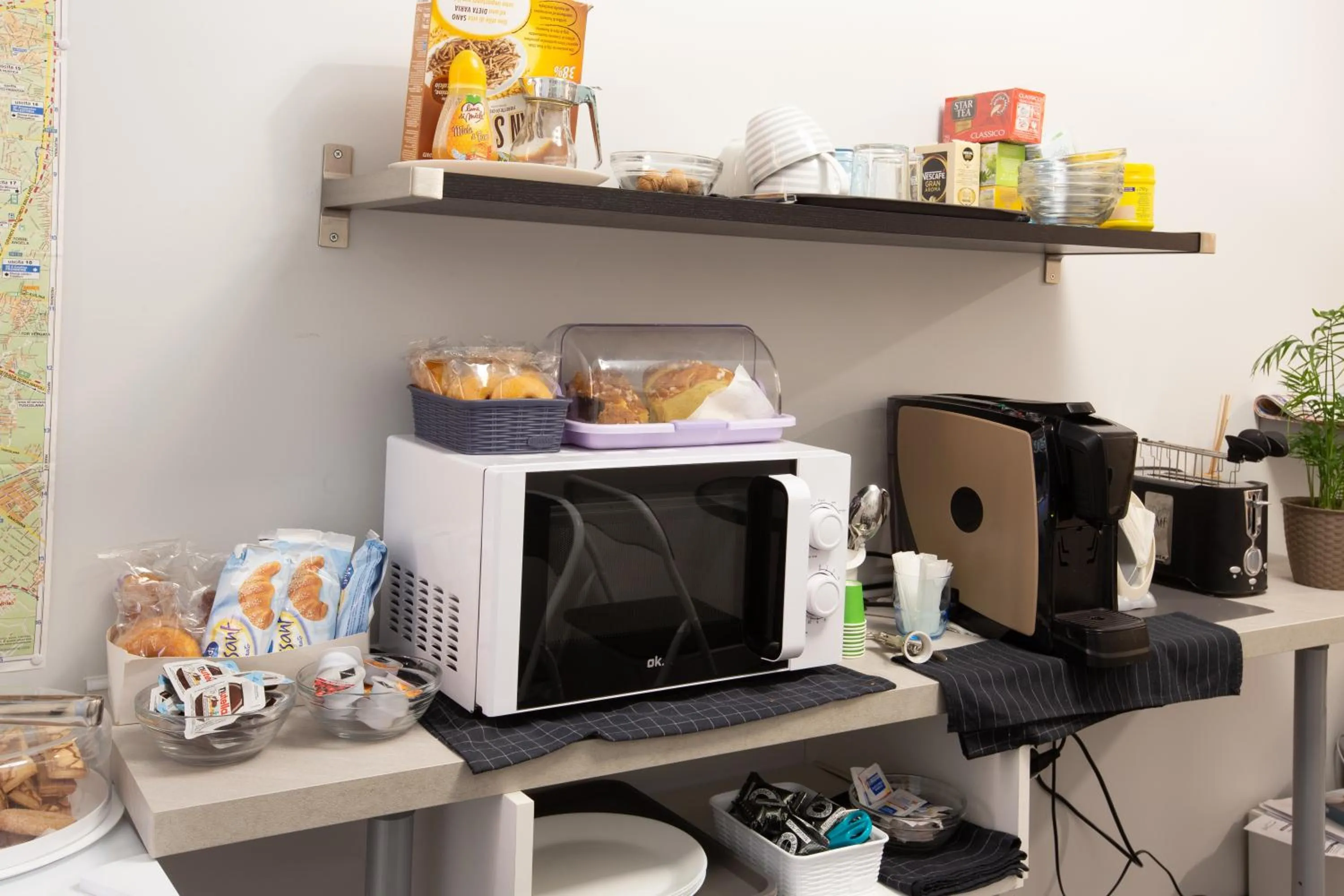 Breakfast in maribea rome center