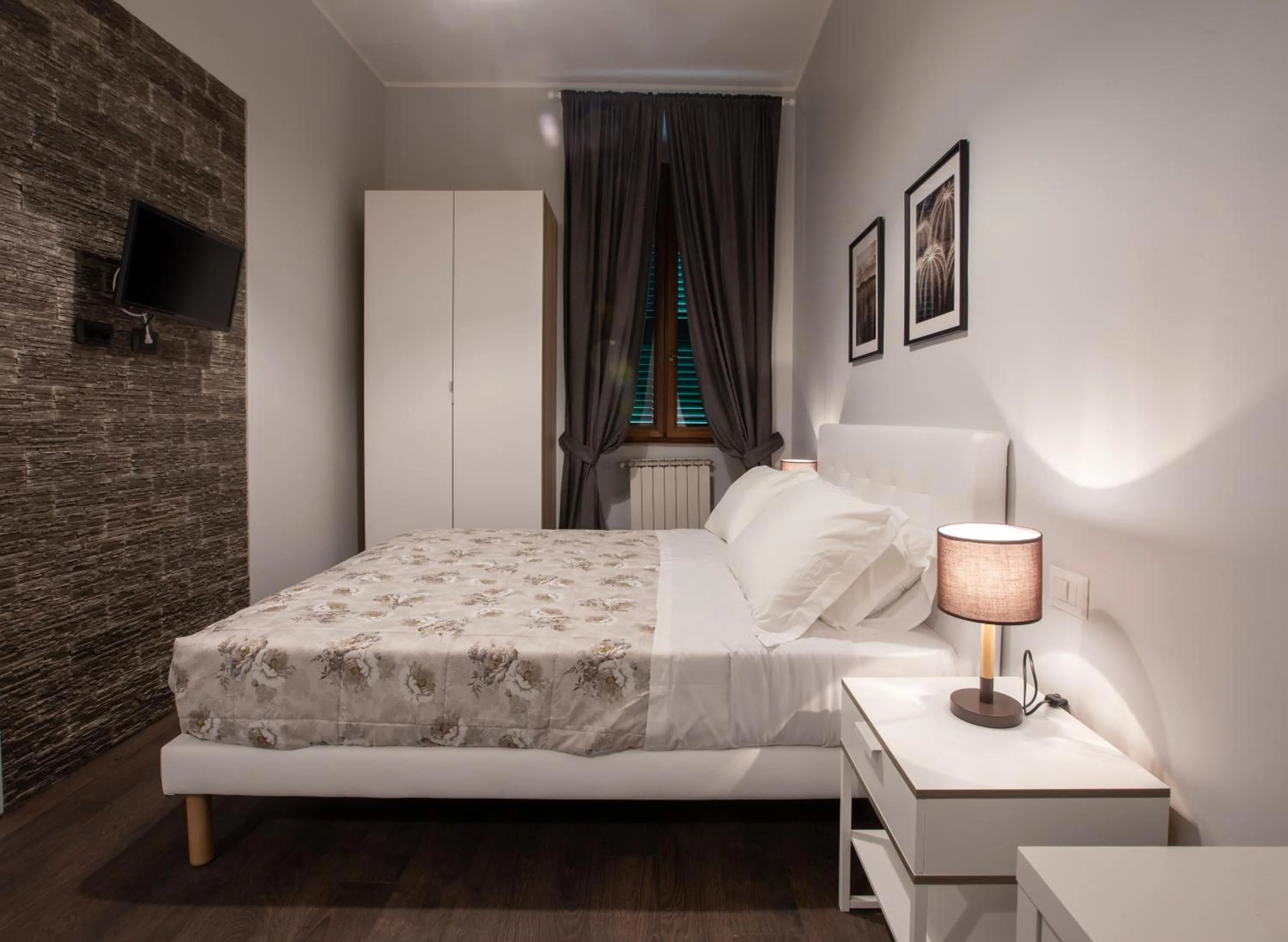 Bed in maribea rome center