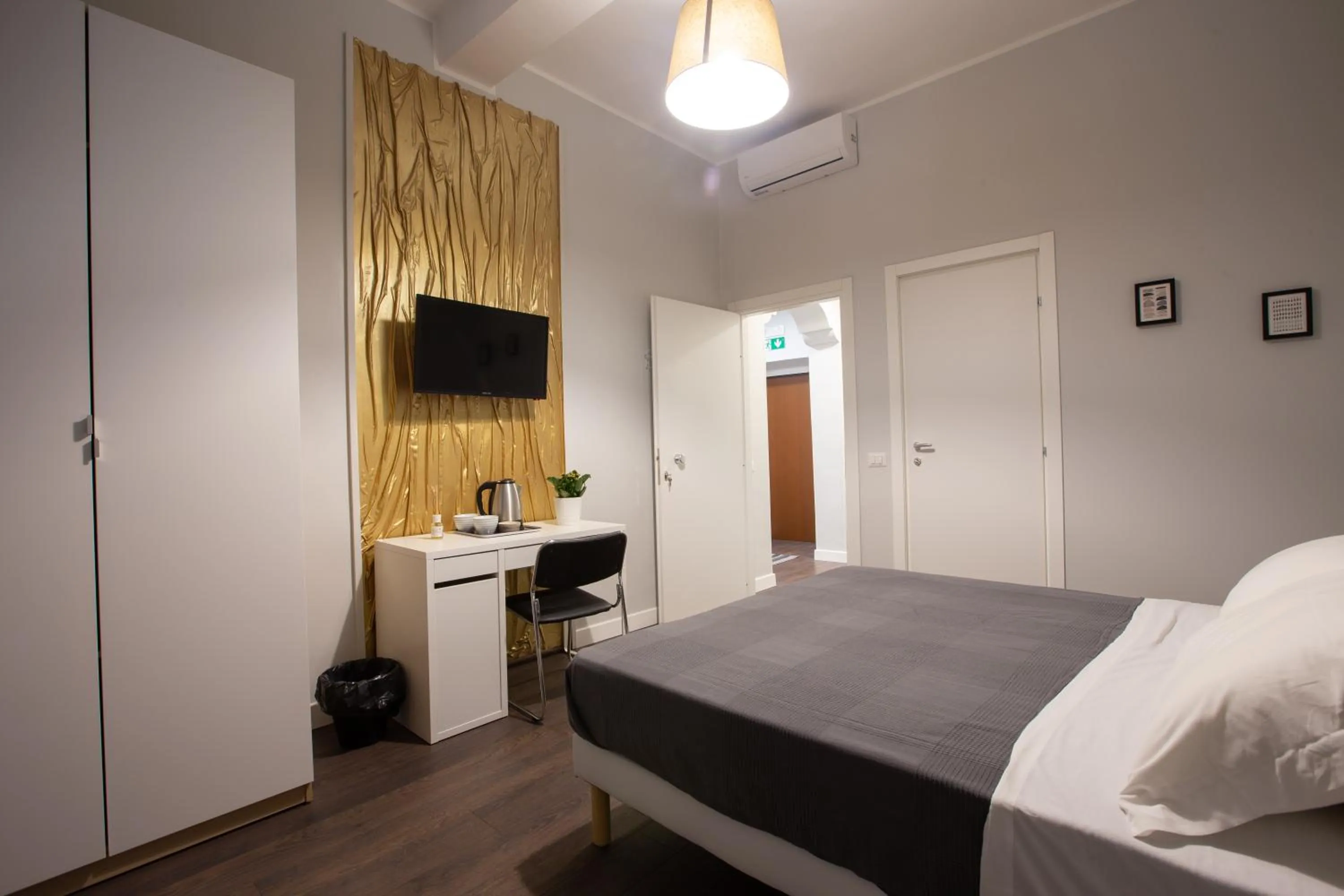 Bed in maribea rome center