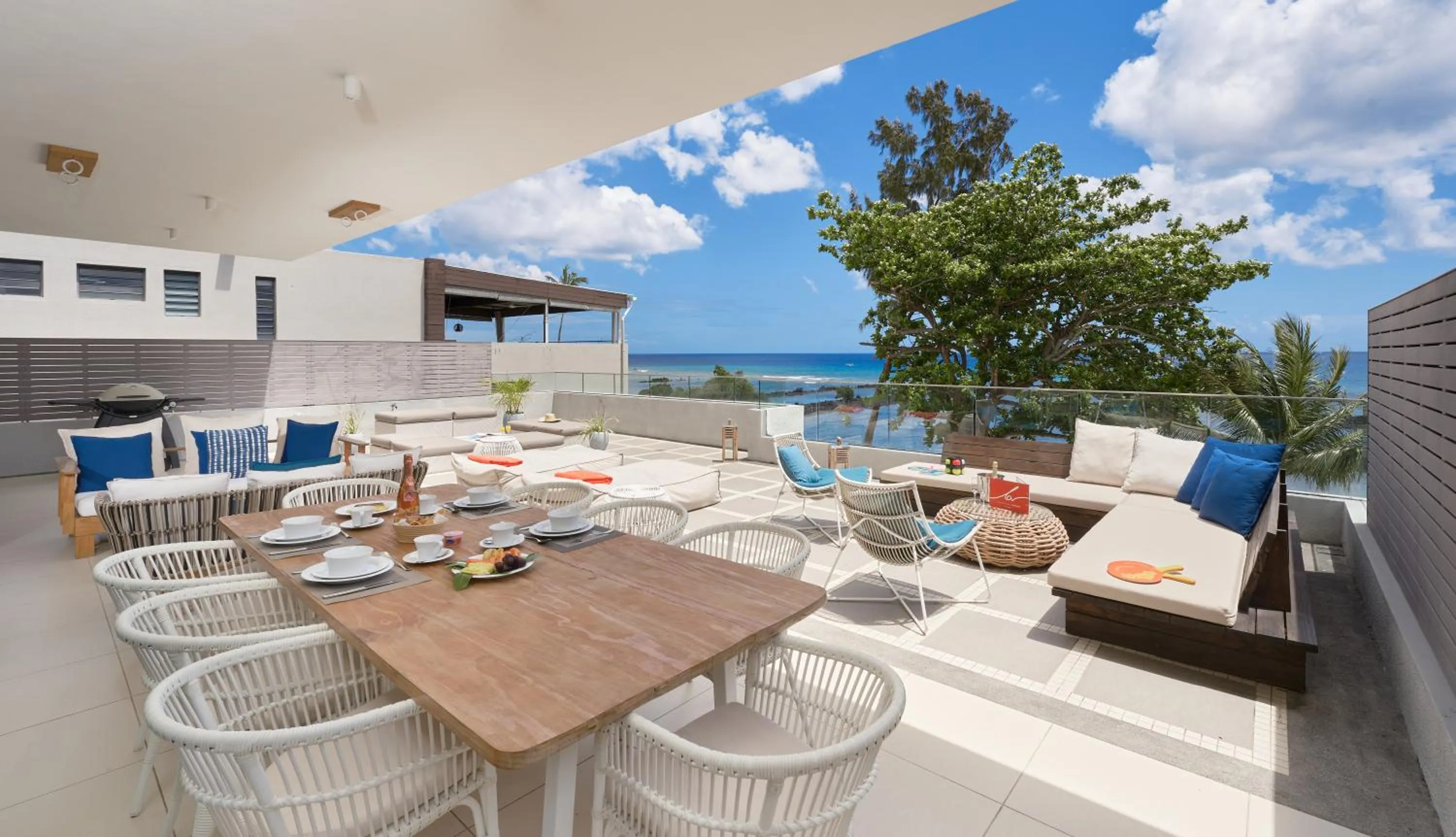 Seating area in Les Estivales Beachfront Suites & Penthouses by LOV Mauritius