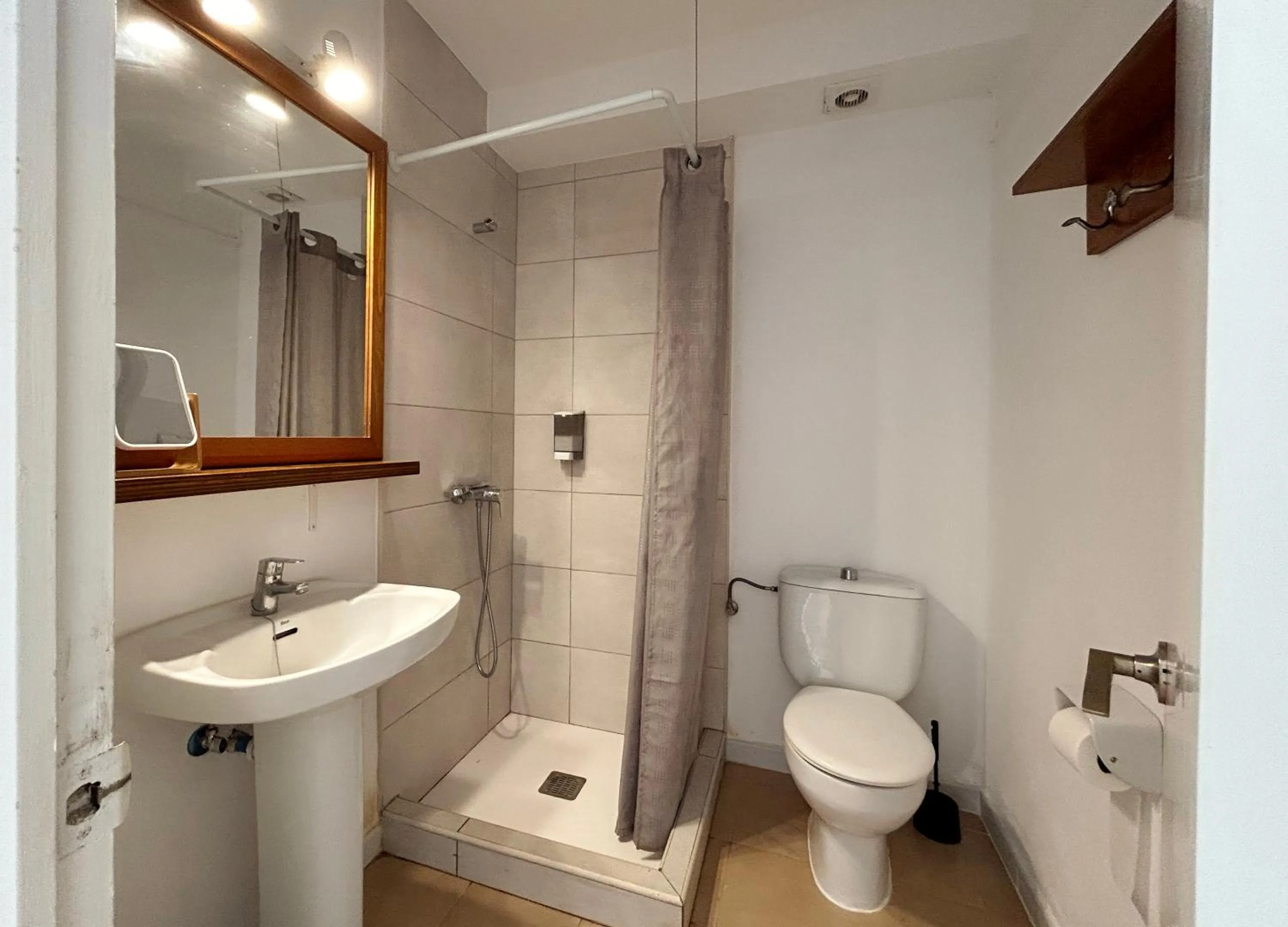 Bathroom in Nure Mar y Mar