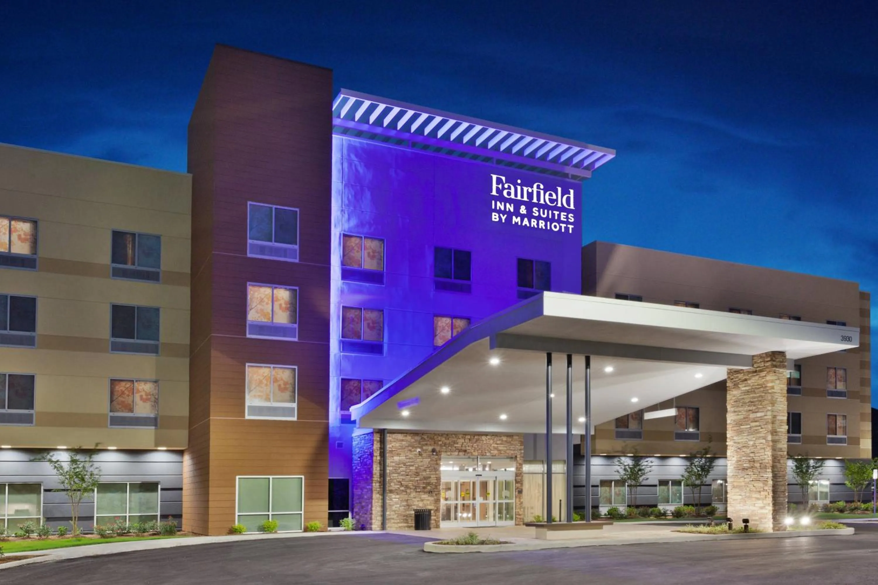 Property building in Fairfield Inn & Suites by Marriott Birmingham Colonnade
