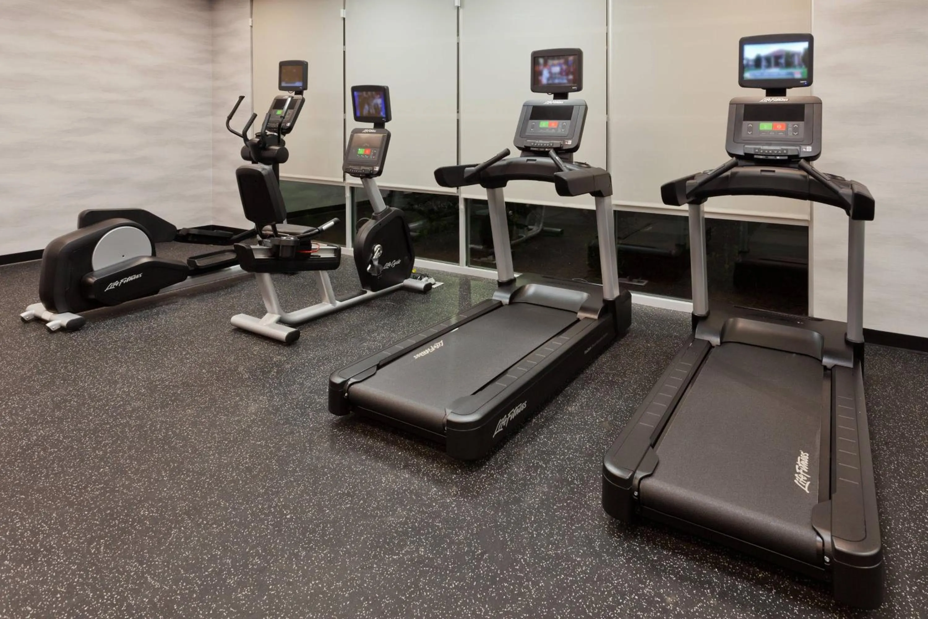 Fitness centre/facilities in Fairfield Inn & Suites by Marriott Birmingham Colonnade