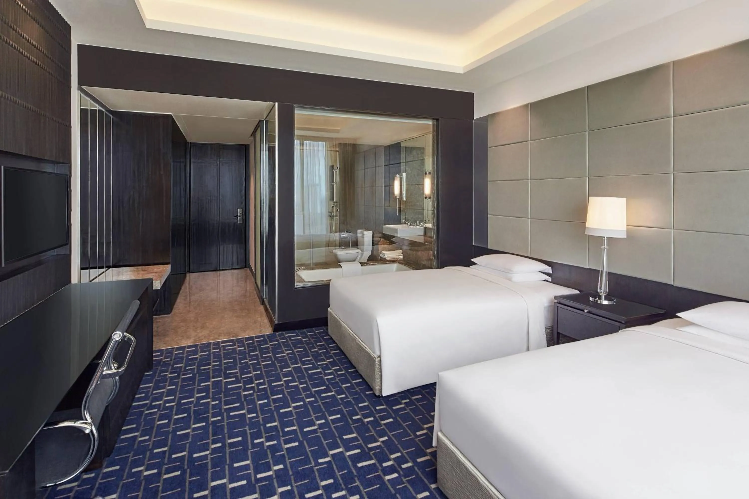 Photo of the whole room, Bed in Renaissance Bengaluru Race Course Hotel