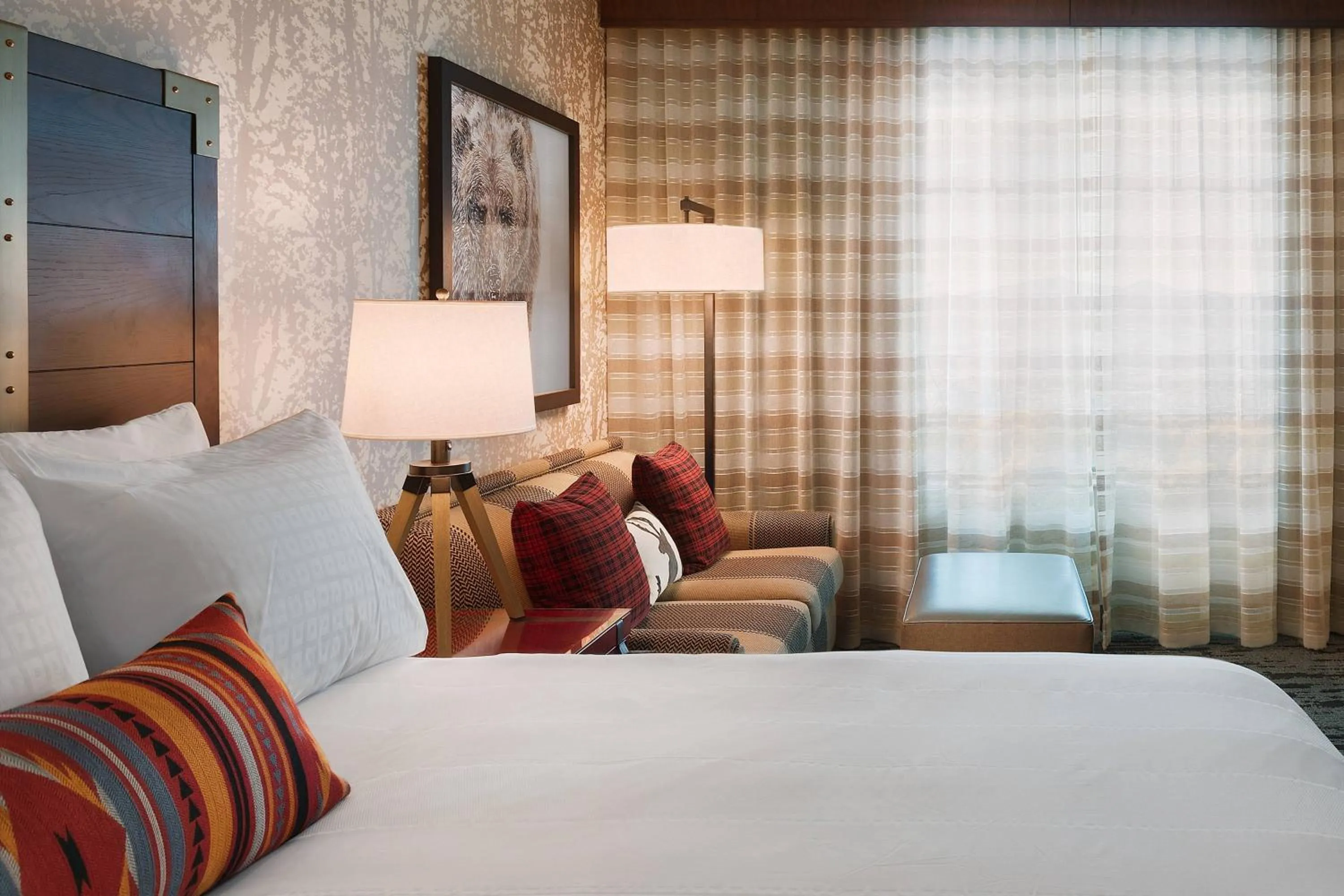 Photo of the whole room, Bed in Gaylord Rockies Resort & Convention Center