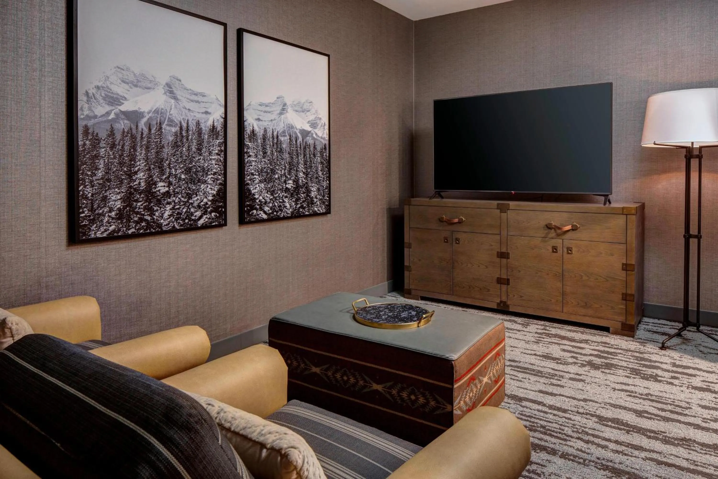 Living room in Gaylord Rockies Resort & Convention Center