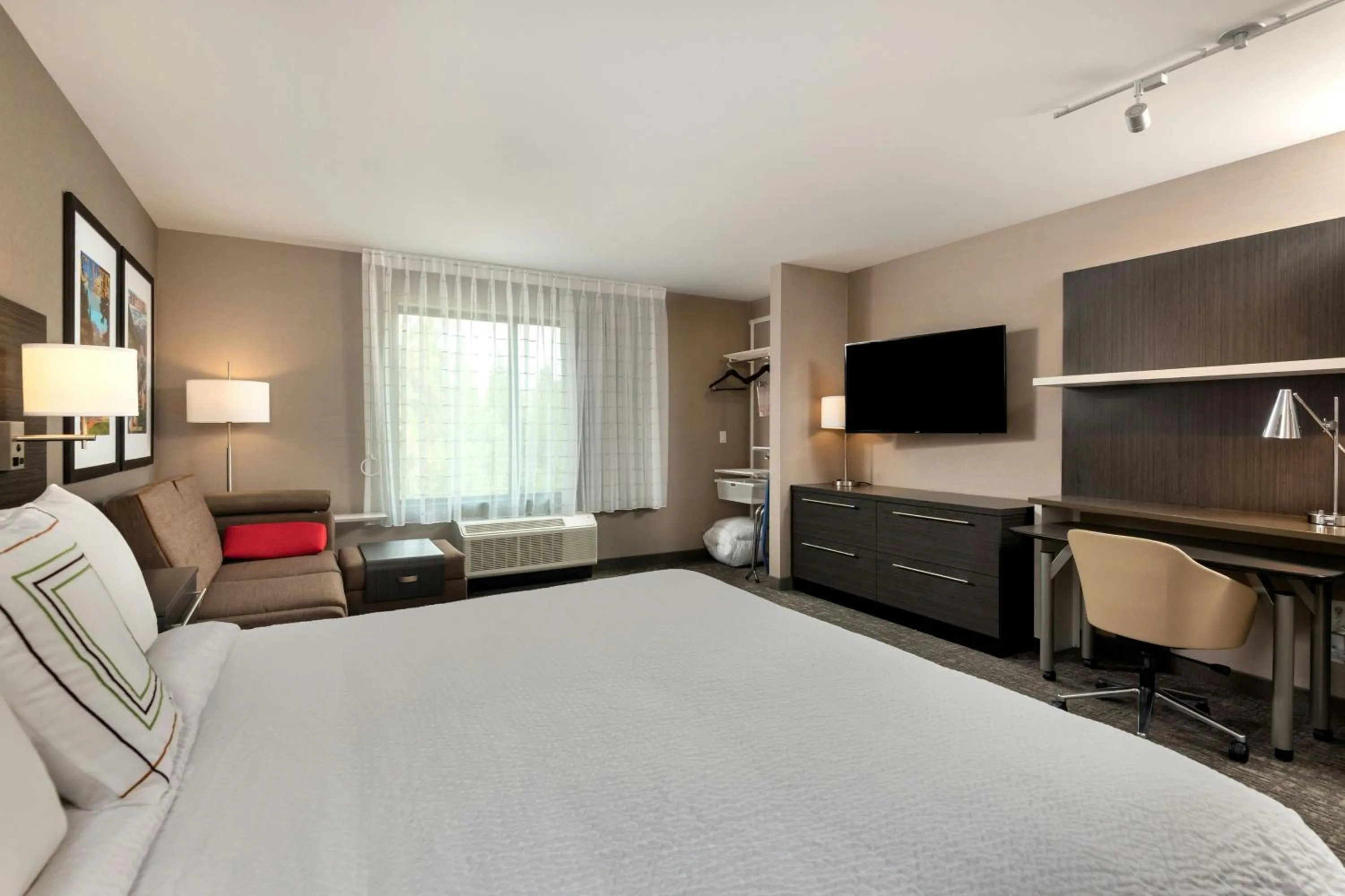 Bedroom, Bed in TownePlace Suites by Marriott Whitefish