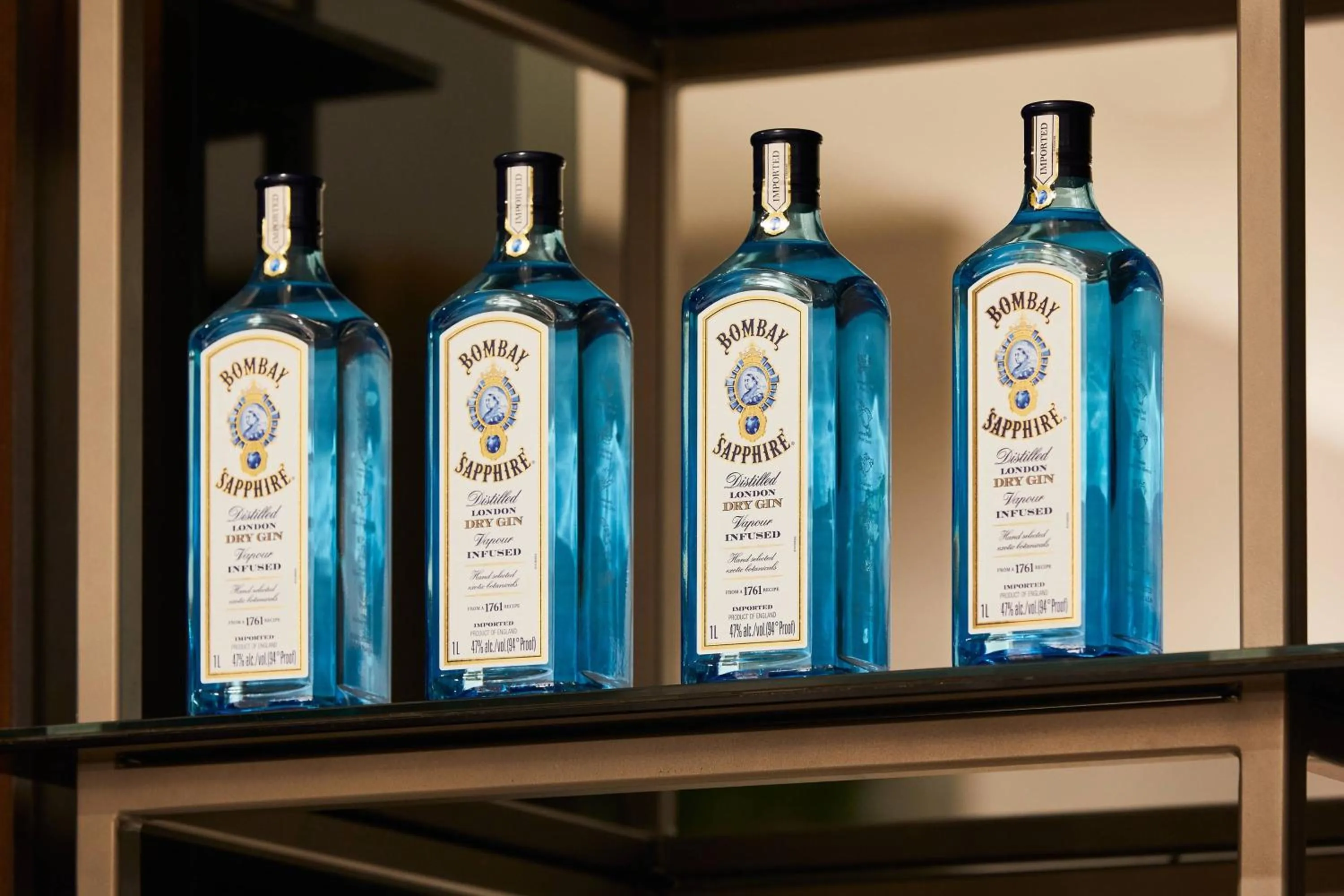 Lounge or bar in AC Hotel by Marriott Beverly Hills