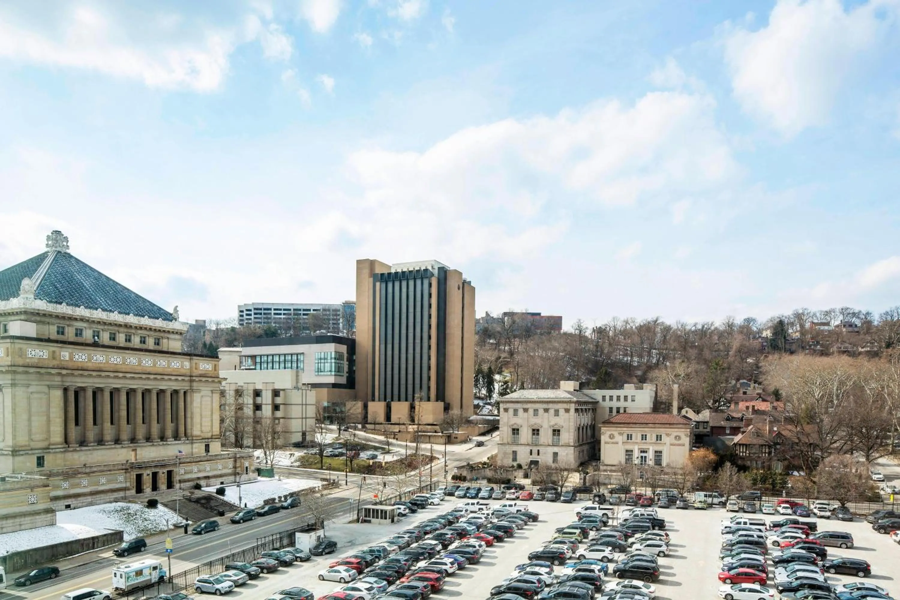 Photo of the whole room in The Oaklander Hotel, Autograph Collection