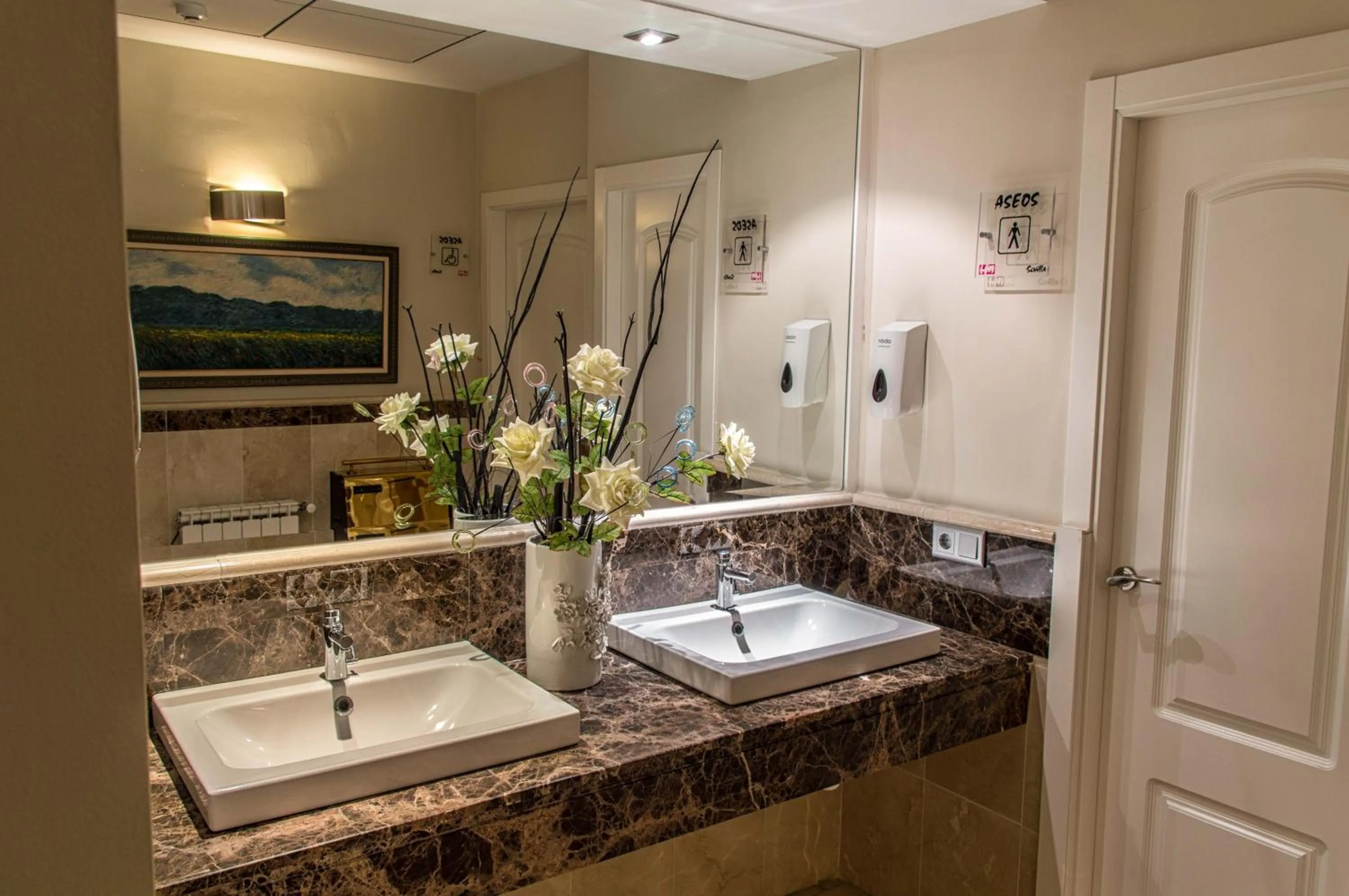 Bathroom in Hotel Sevilla