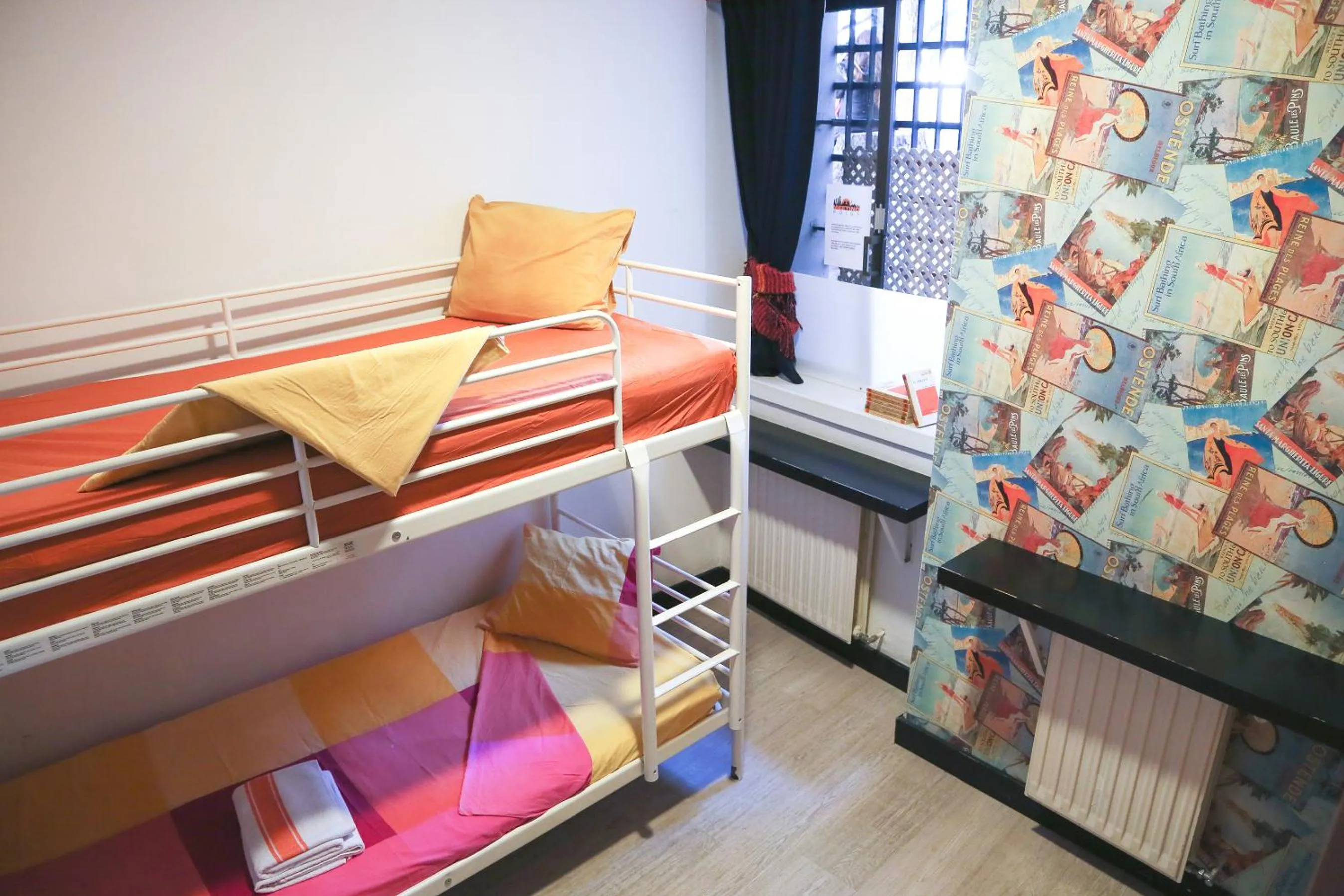 Photo of the whole room, Bed in Hostels Meetingpoint