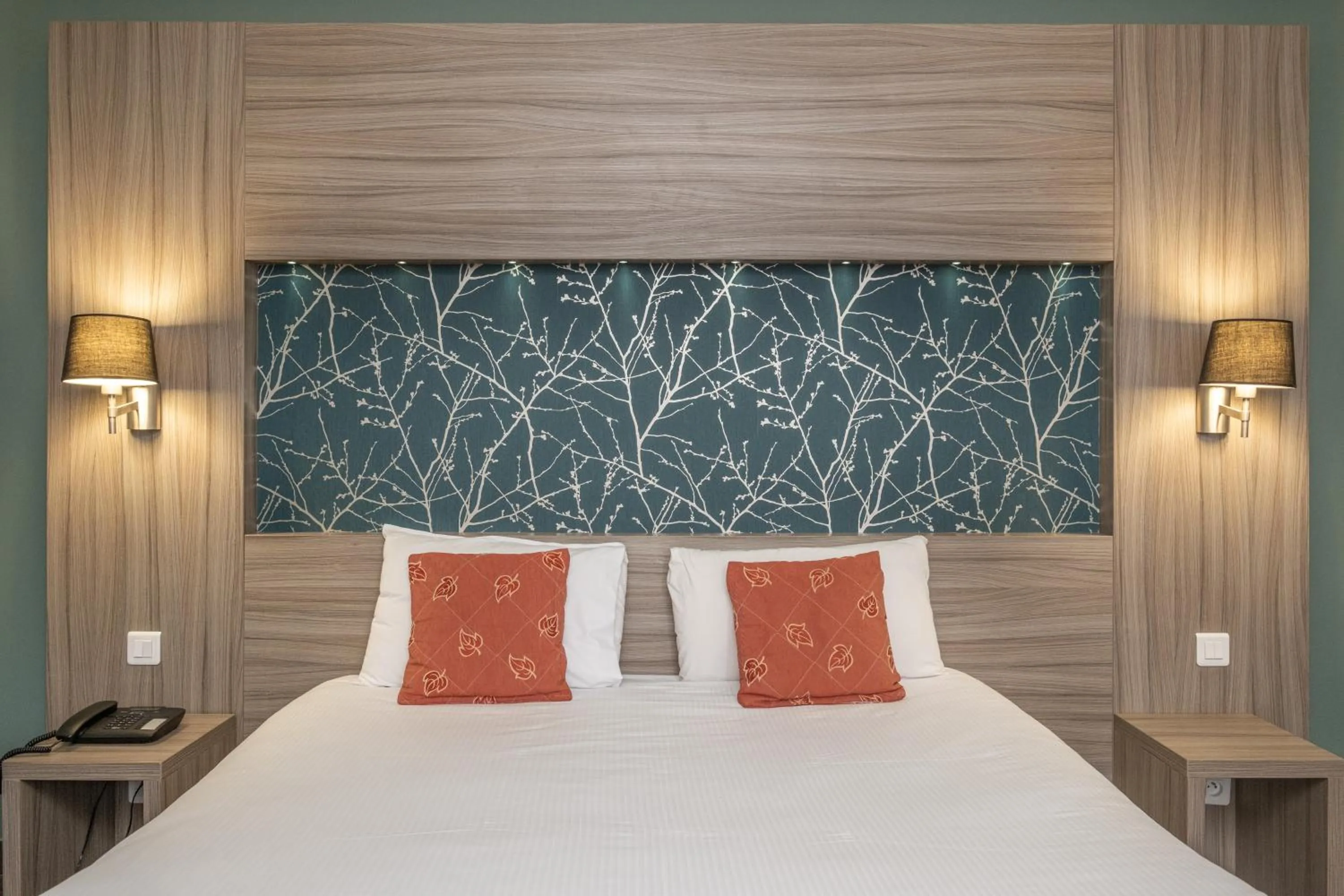 Bed in Charme Hôtel, Montbéliard Sud