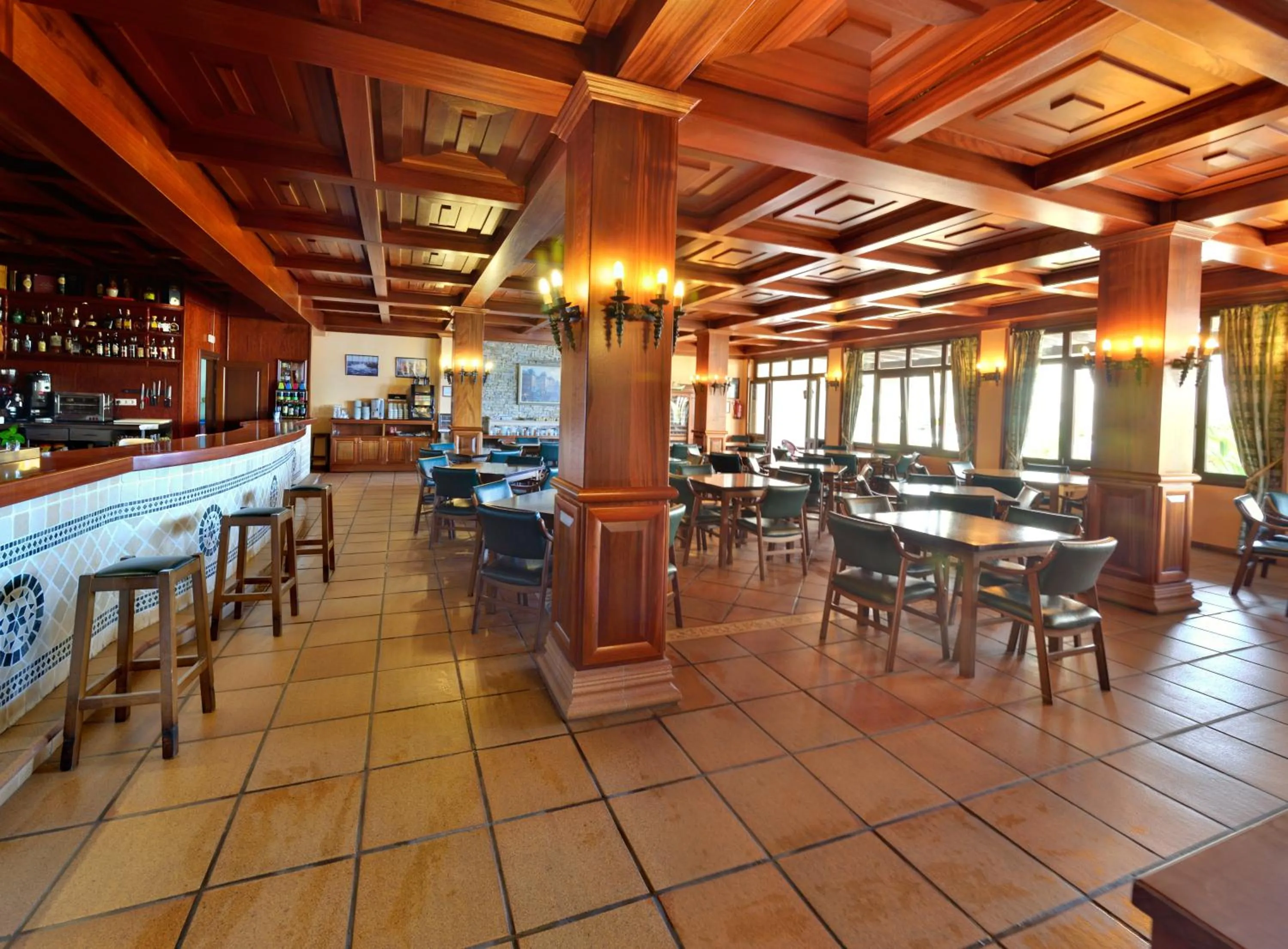 Lounge or bar in Hotel Porfirio