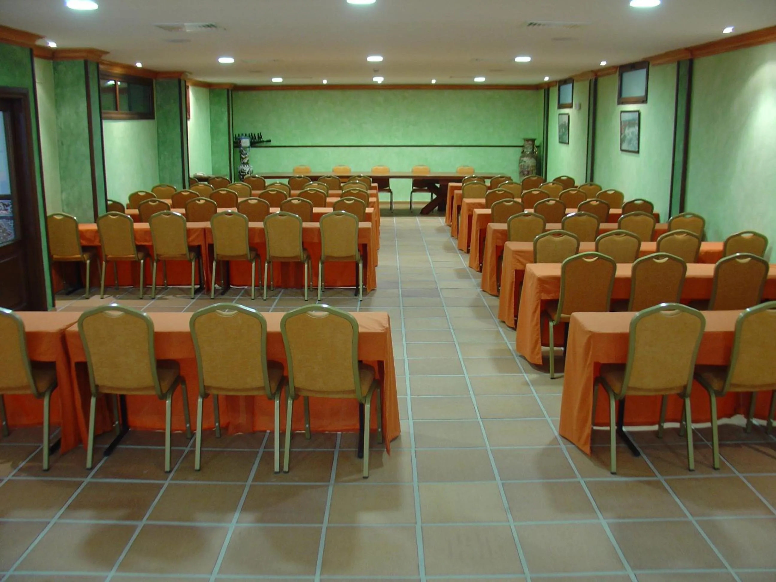 Business facilities in Hotel Porfirio