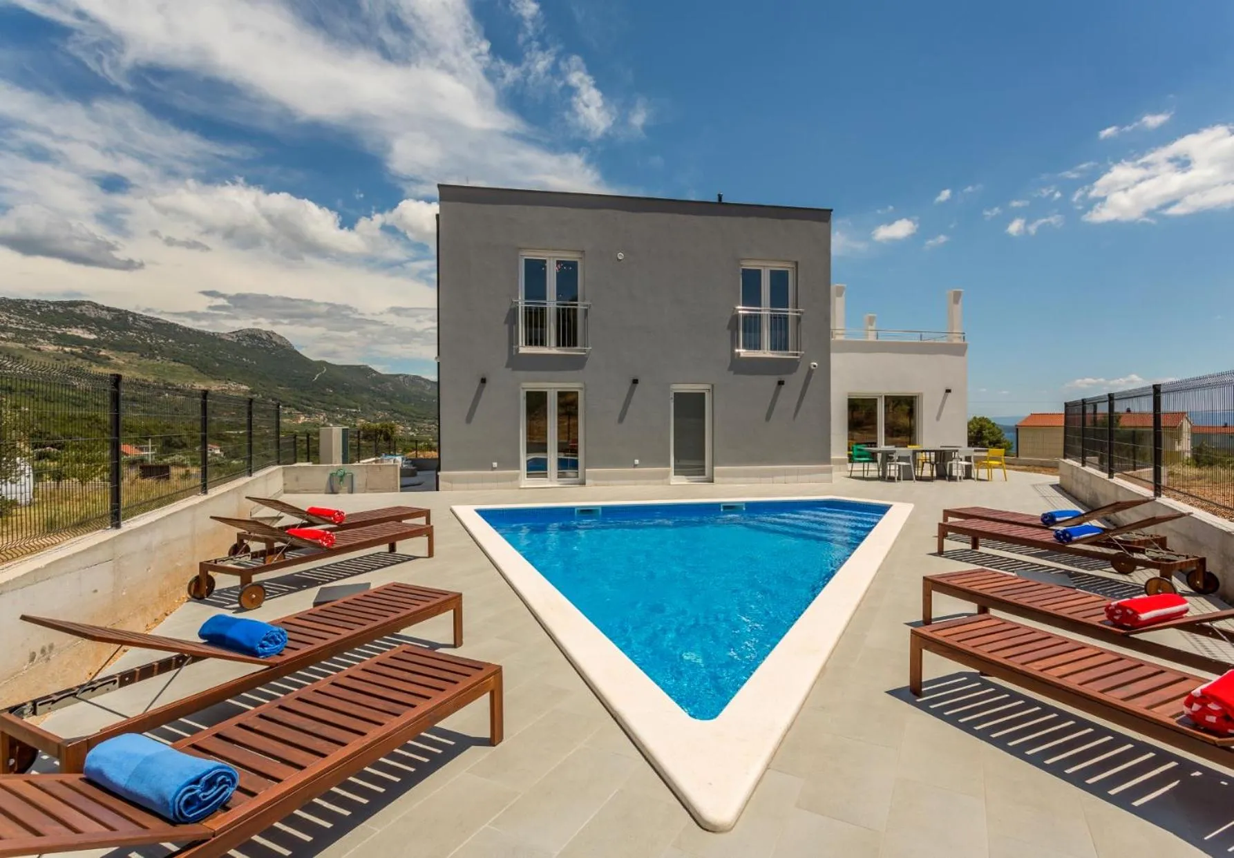 Property building in Villa Mila Kastela