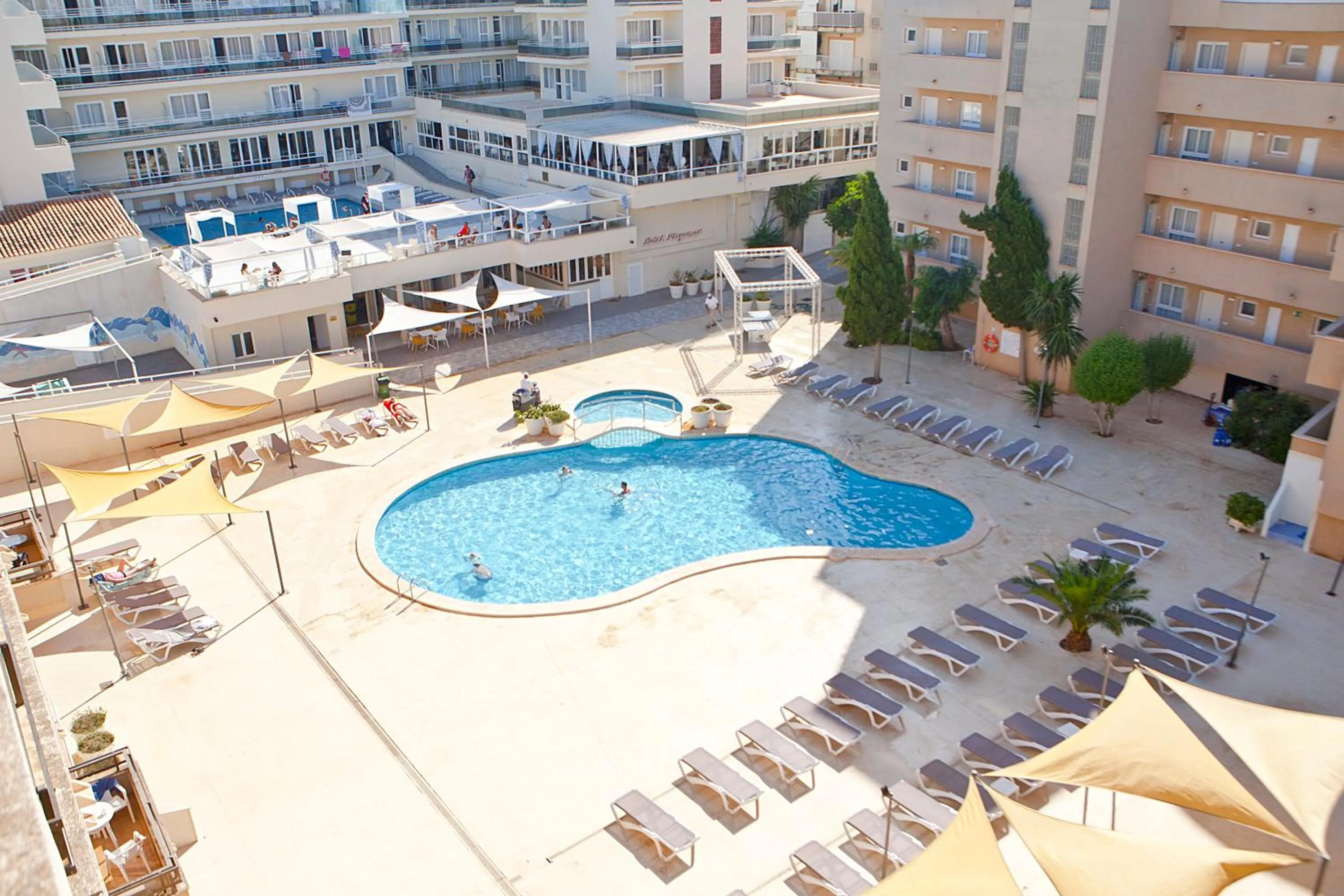 Swimming pool in BJ Playamar Hotel & Apartamentos