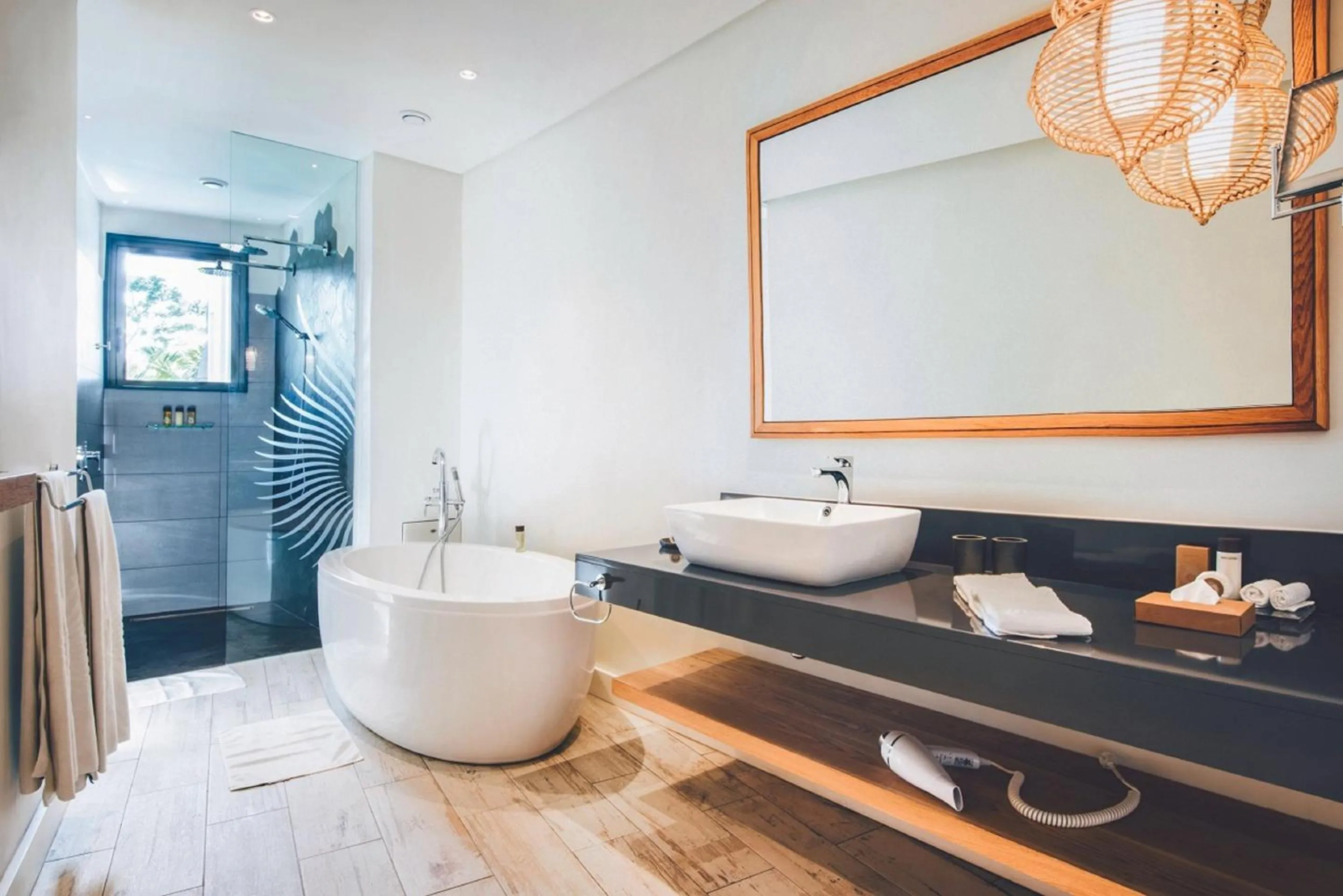 Shower in Victoria Beachcomber Resort & Spa