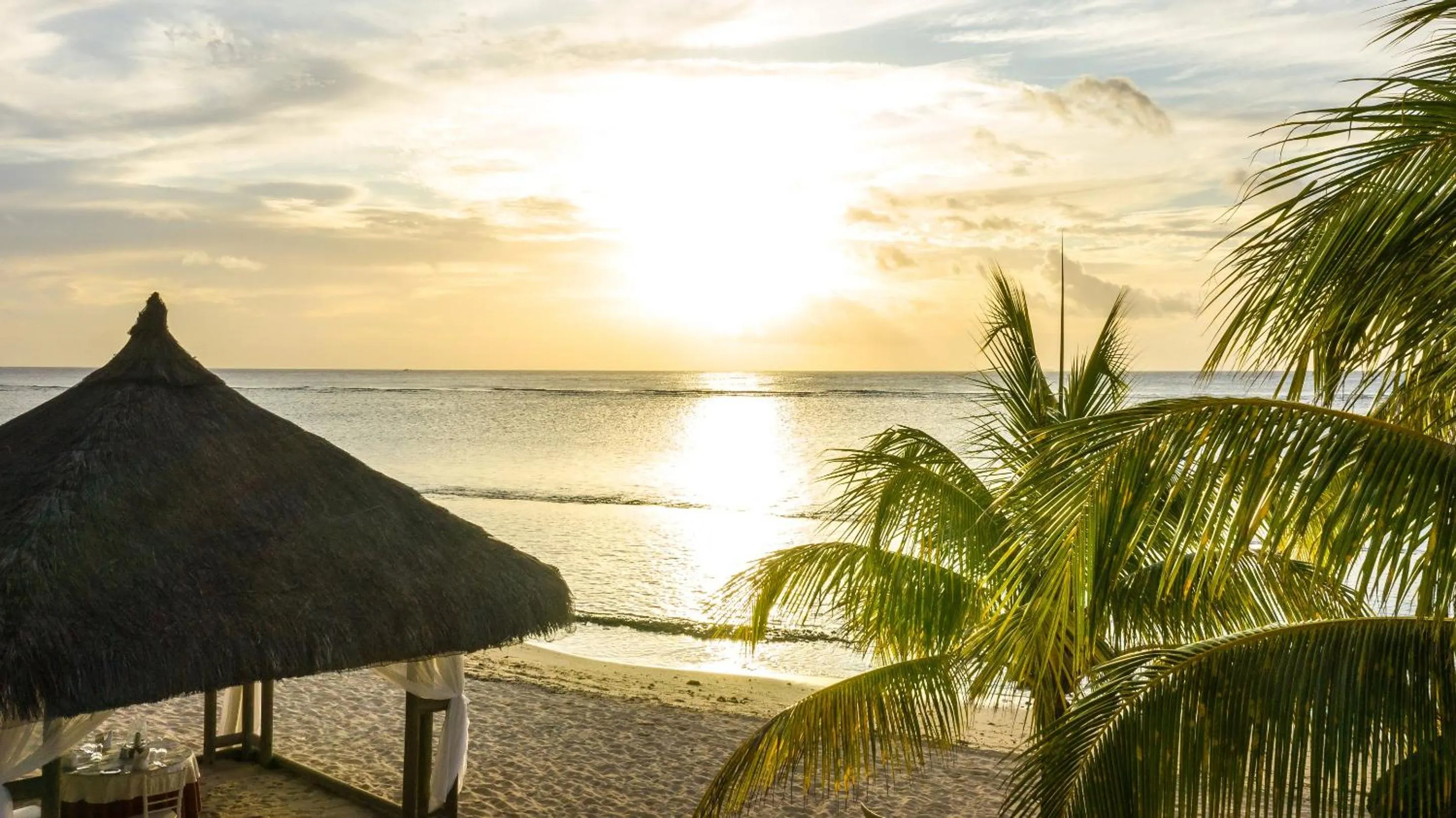 Beach in Victoria Beachcomber Resort & Spa