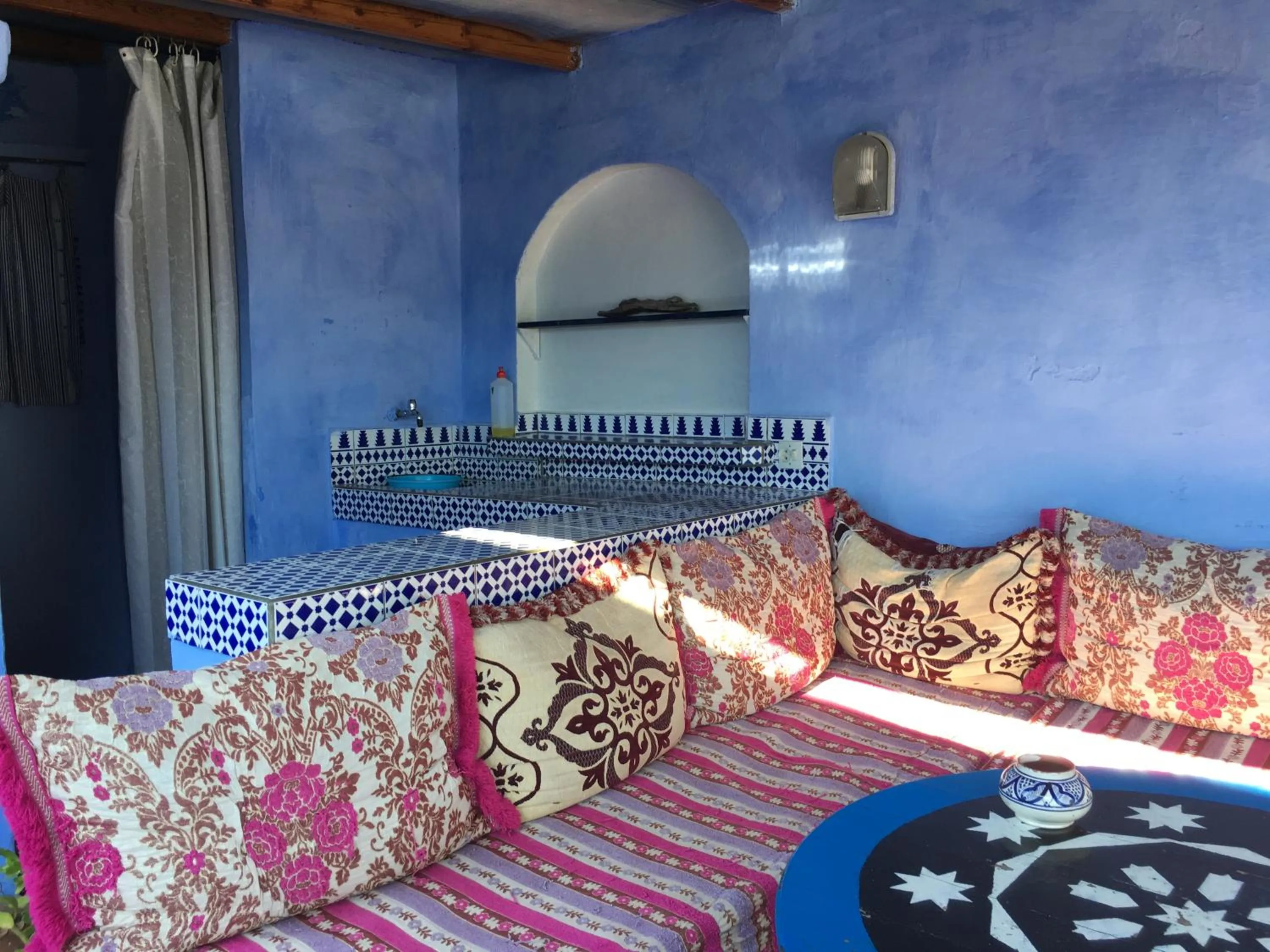 Balcony/Terrace, Bed in Dar Onsar