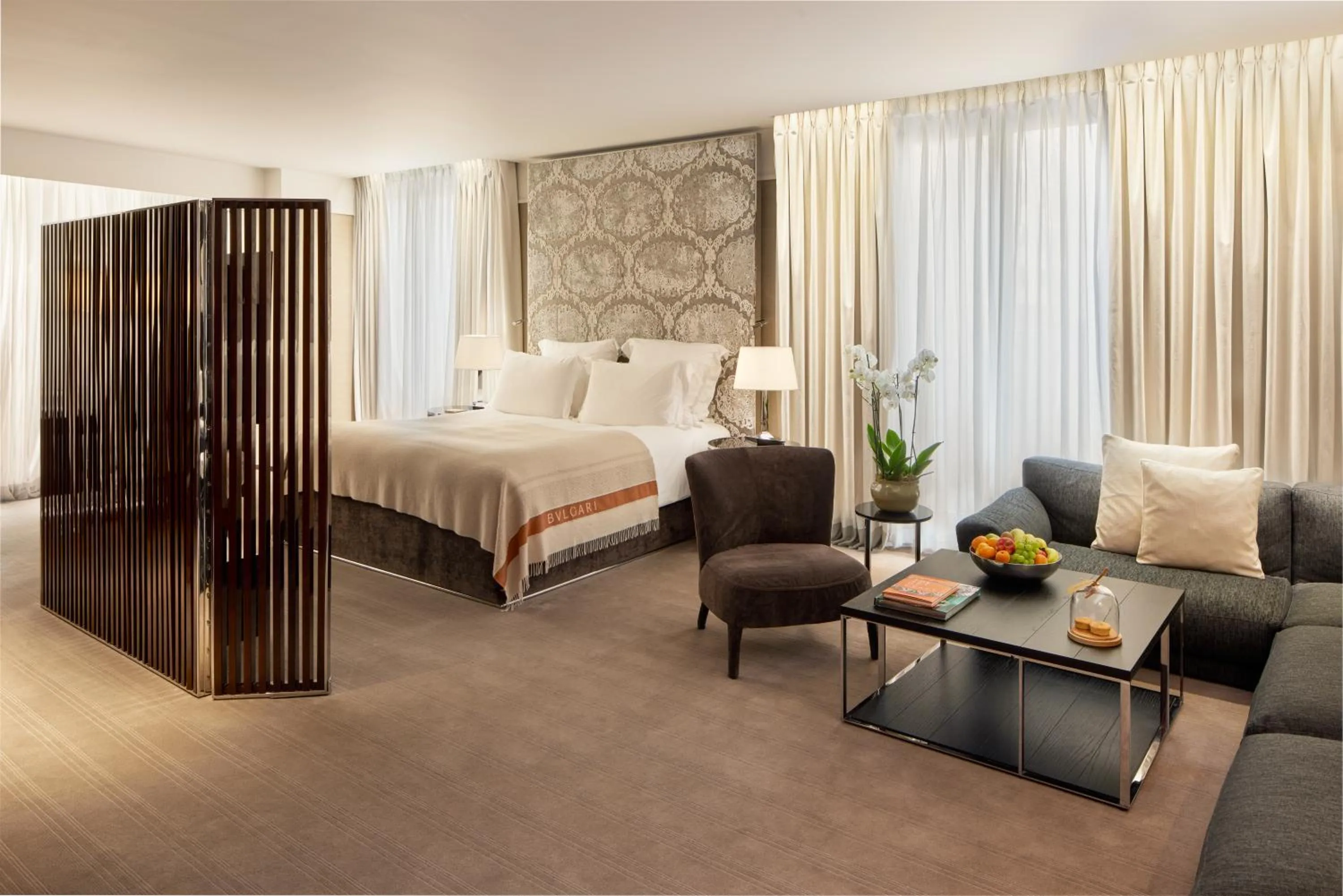 Bed in Bvlgari Hotel London