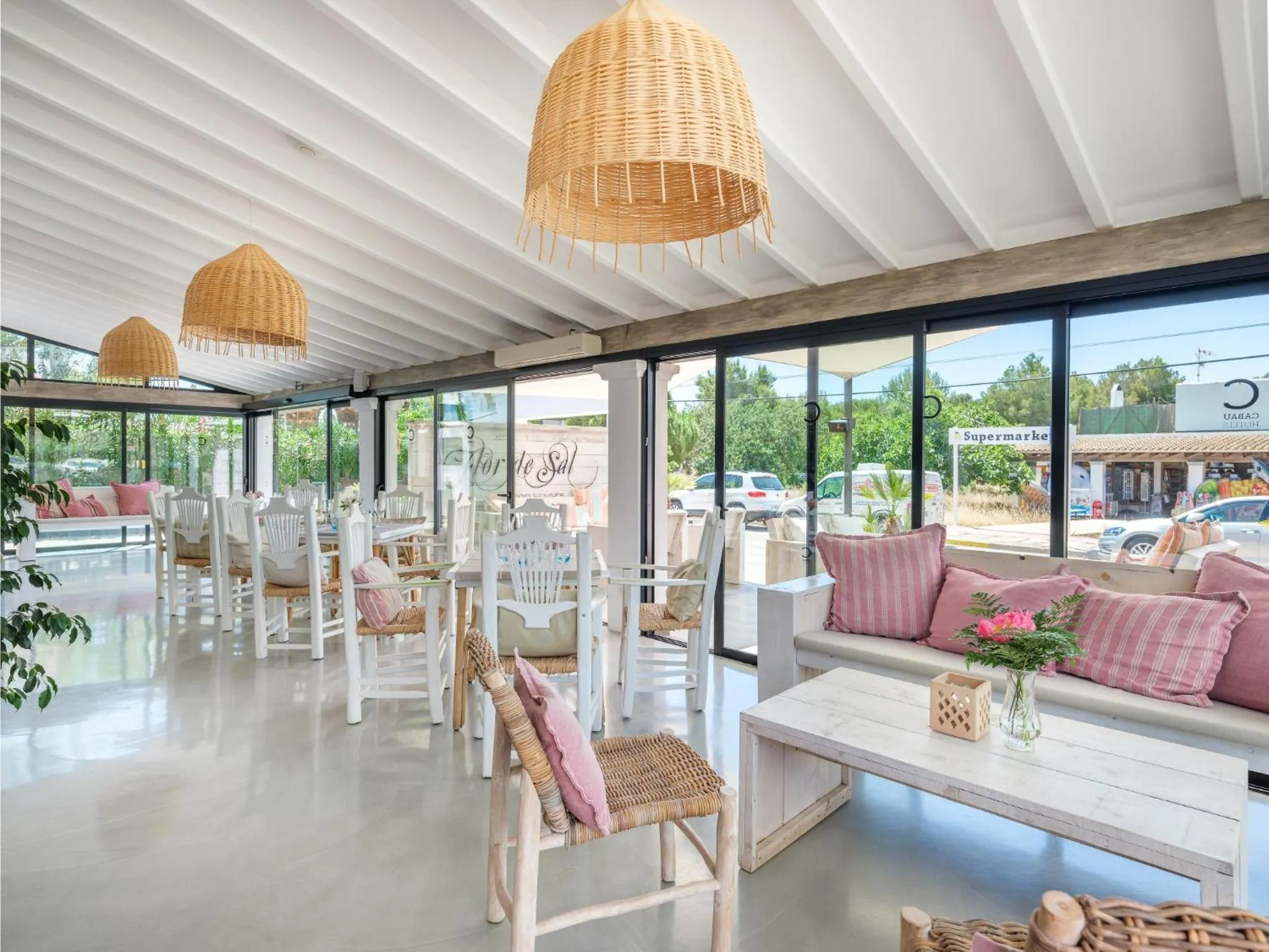 Restaurant/places to eat in Villas S'Argamassa