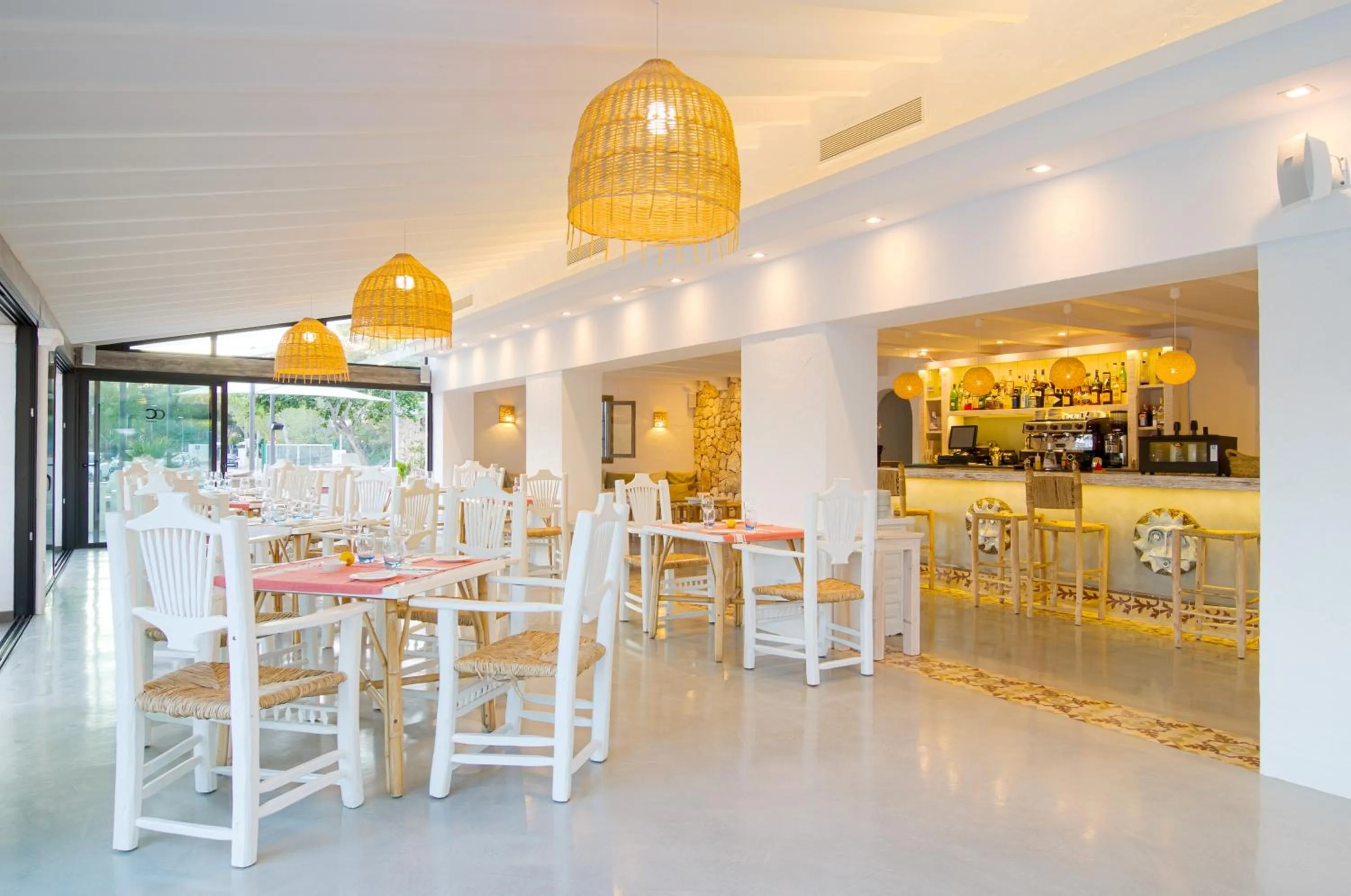 Restaurant/places to eat in Villas S'Argamassa