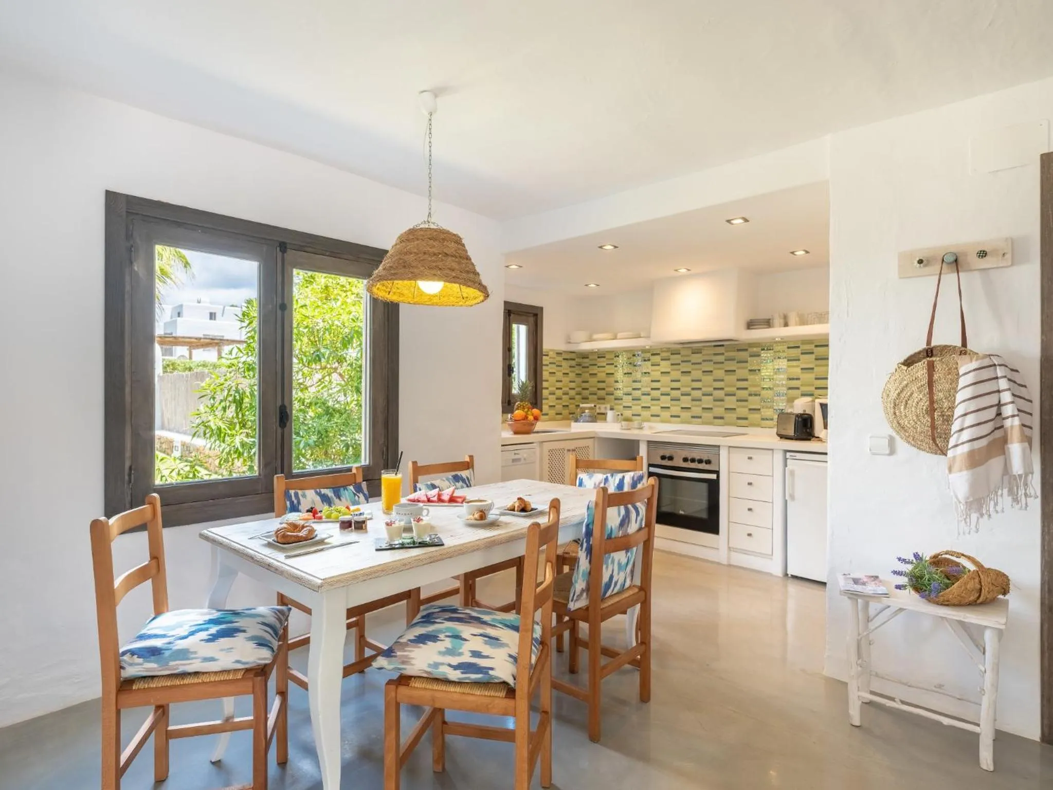 Kitchen or kitchenette in Villas S'Argamassa