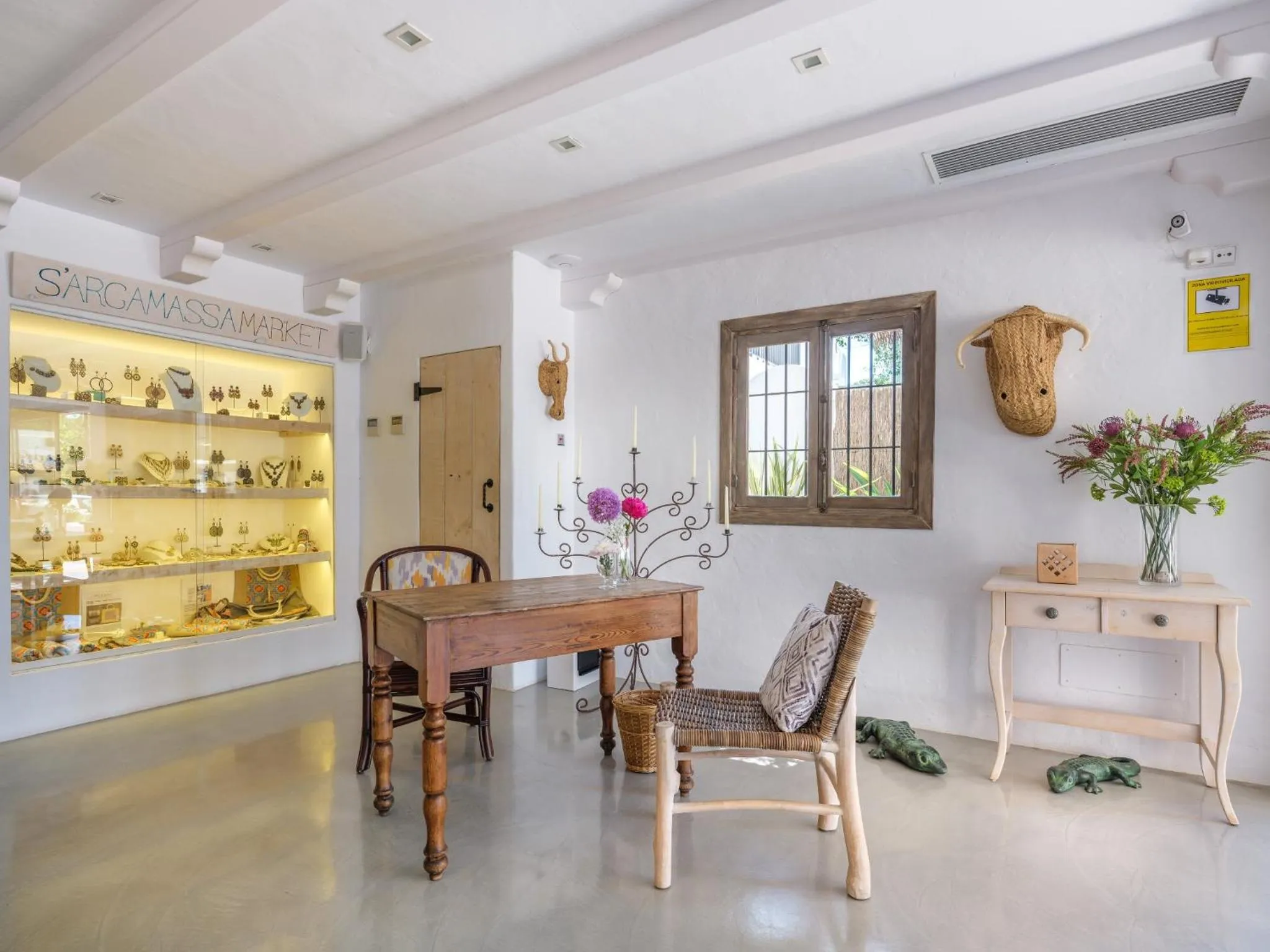 On-site shops in Villas S'Argamassa