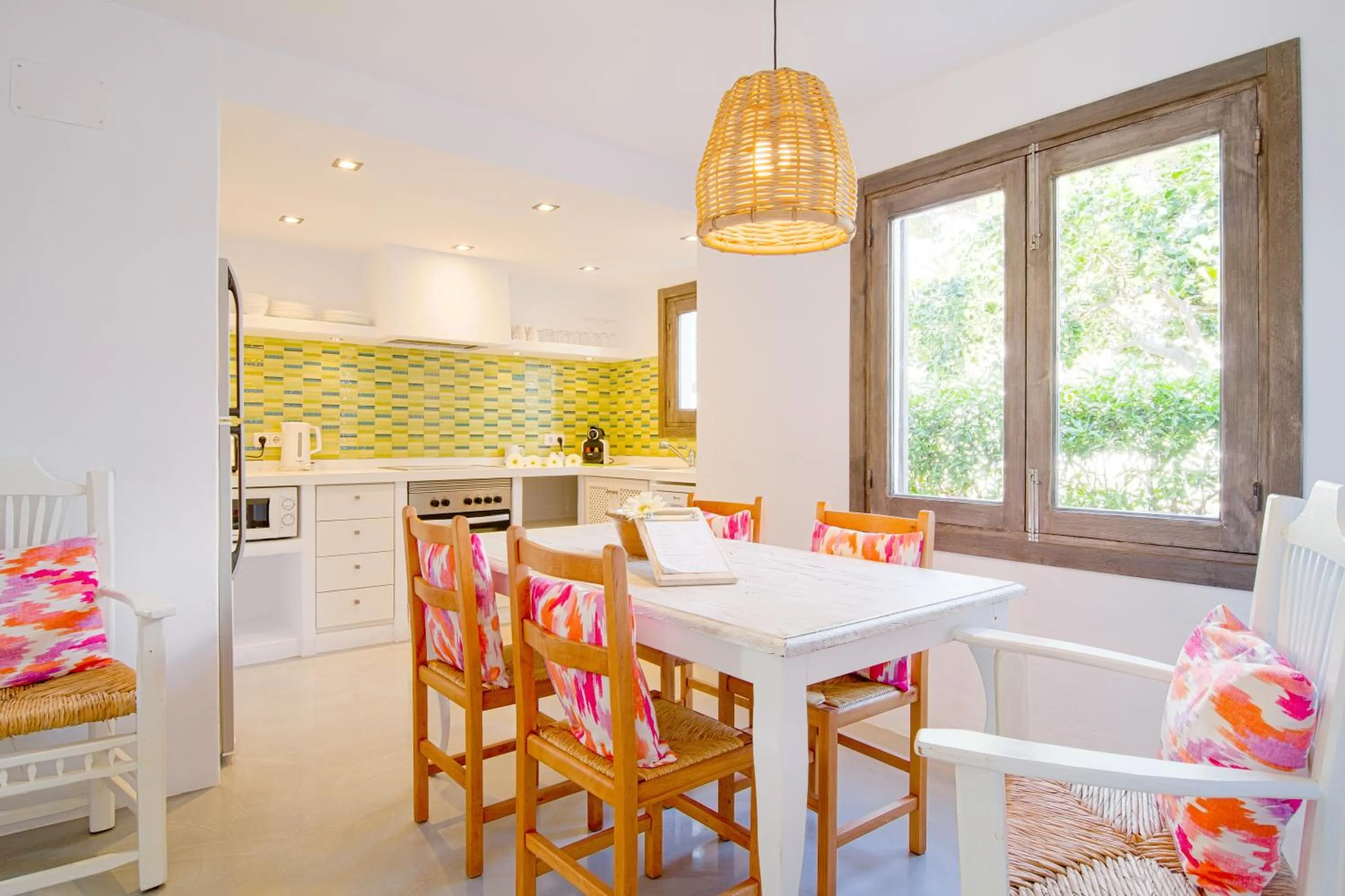 Kitchen or kitchenette in Villas S'Argamassa