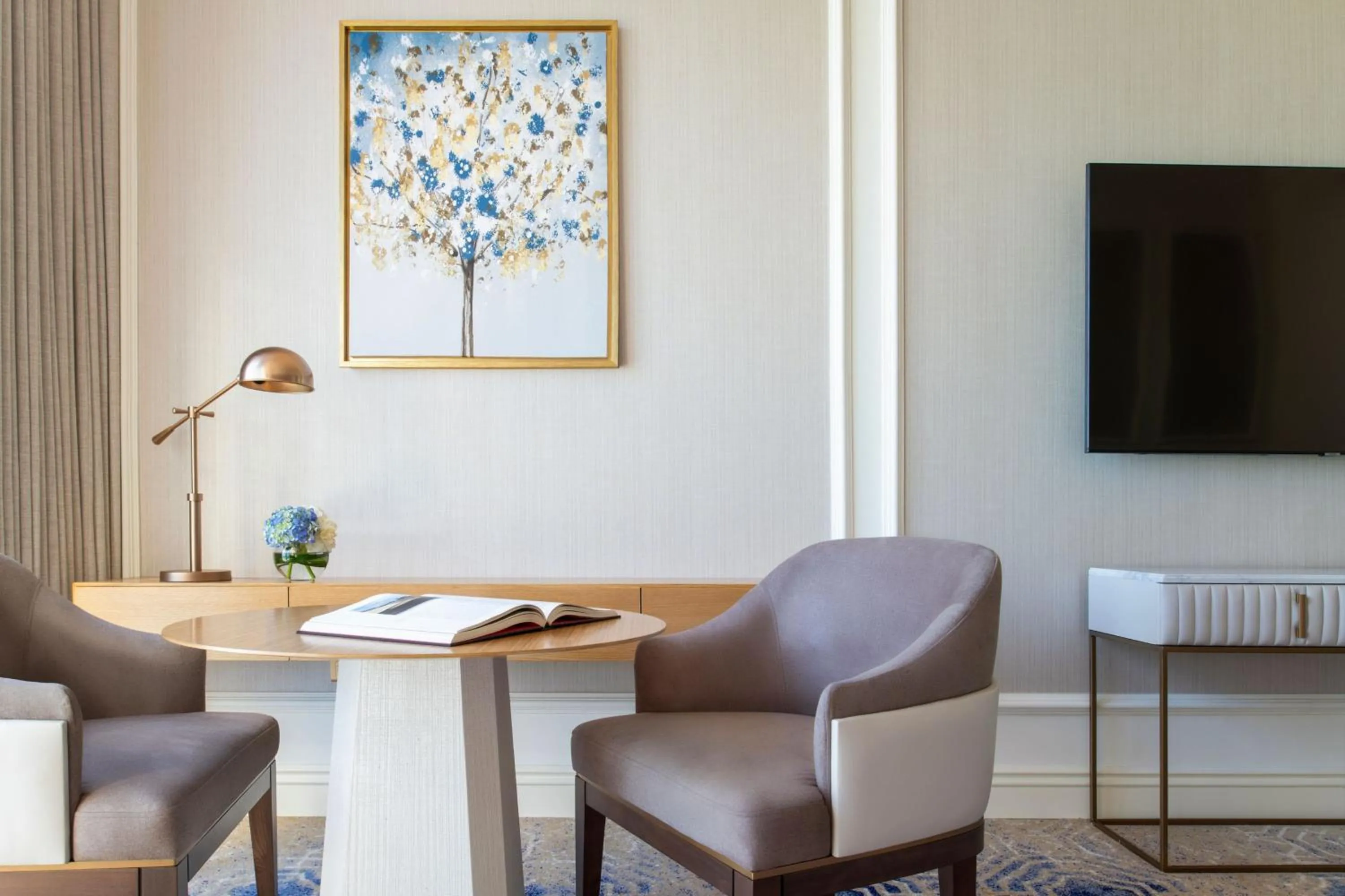 Photo of the whole room in The St. Regis Doha