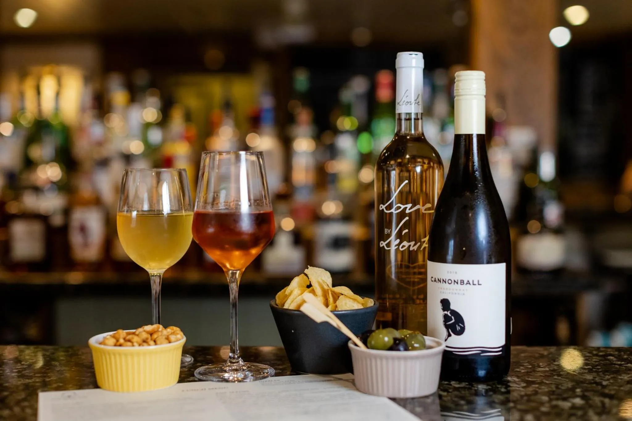 Lounge or bar in The Bell Inn Hotel