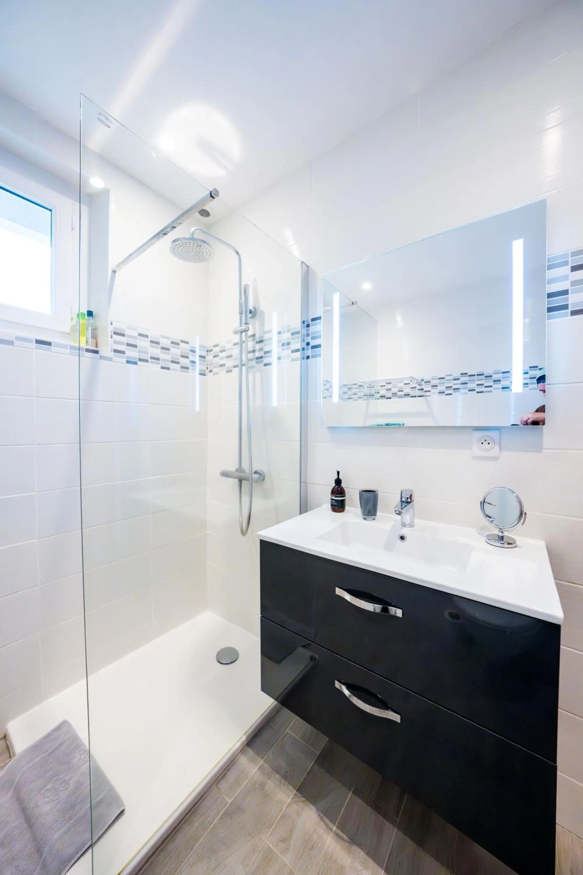 Bathroom in La Maison Jaffran, suite en ville