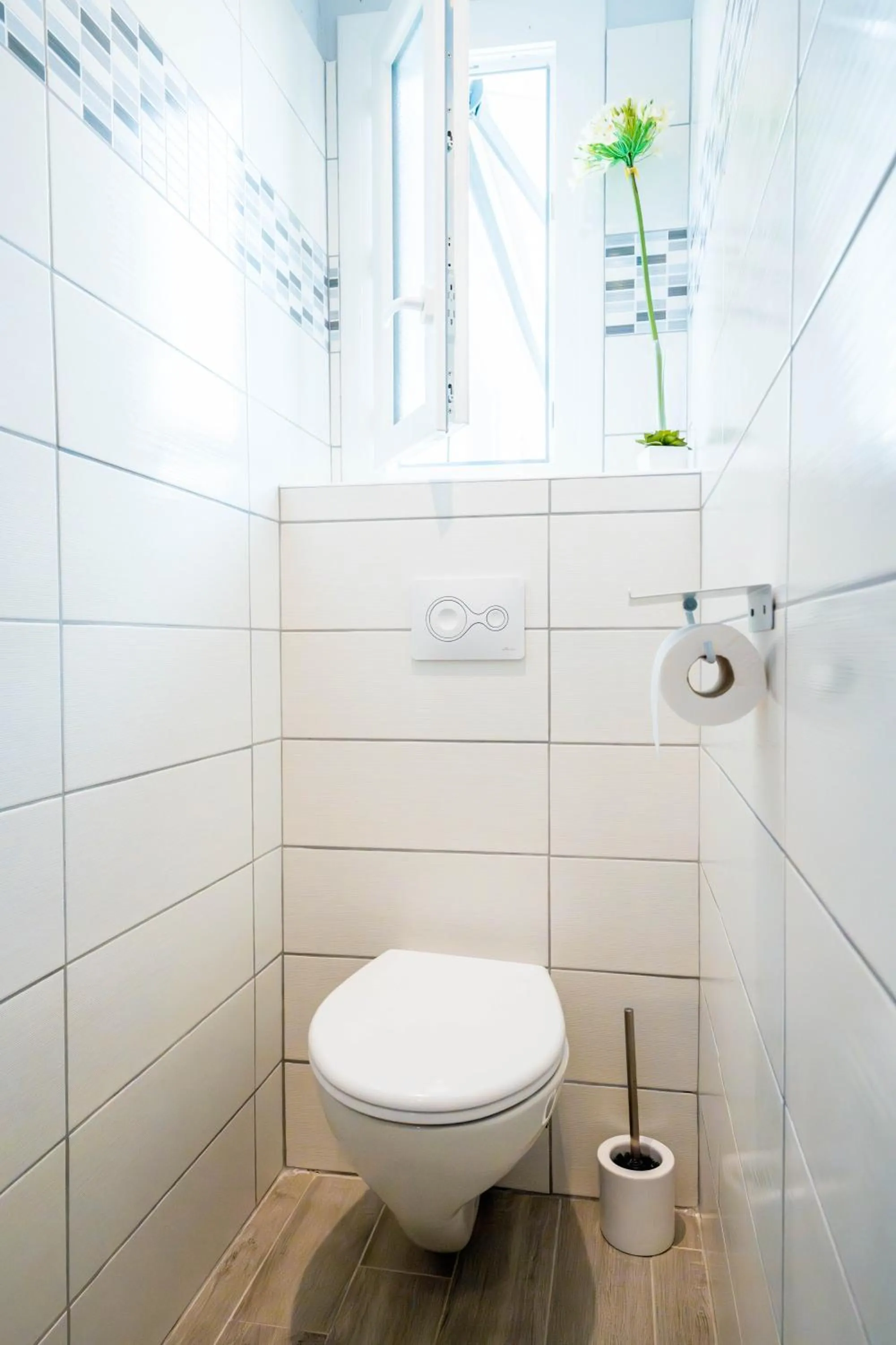 Toilet in La Maison Jaffran, suite en ville