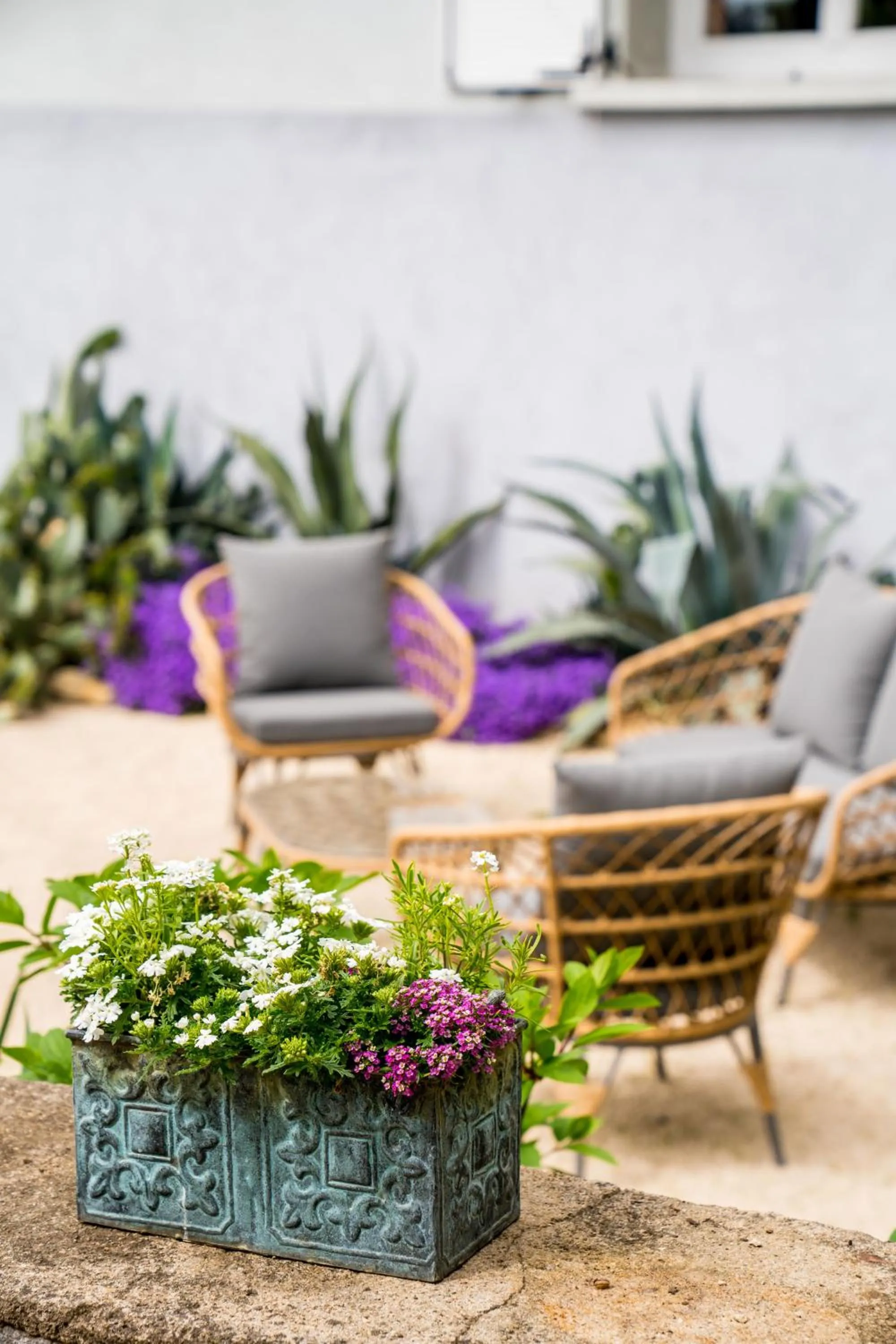 Garden in La Maison Jaffran, suite en ville