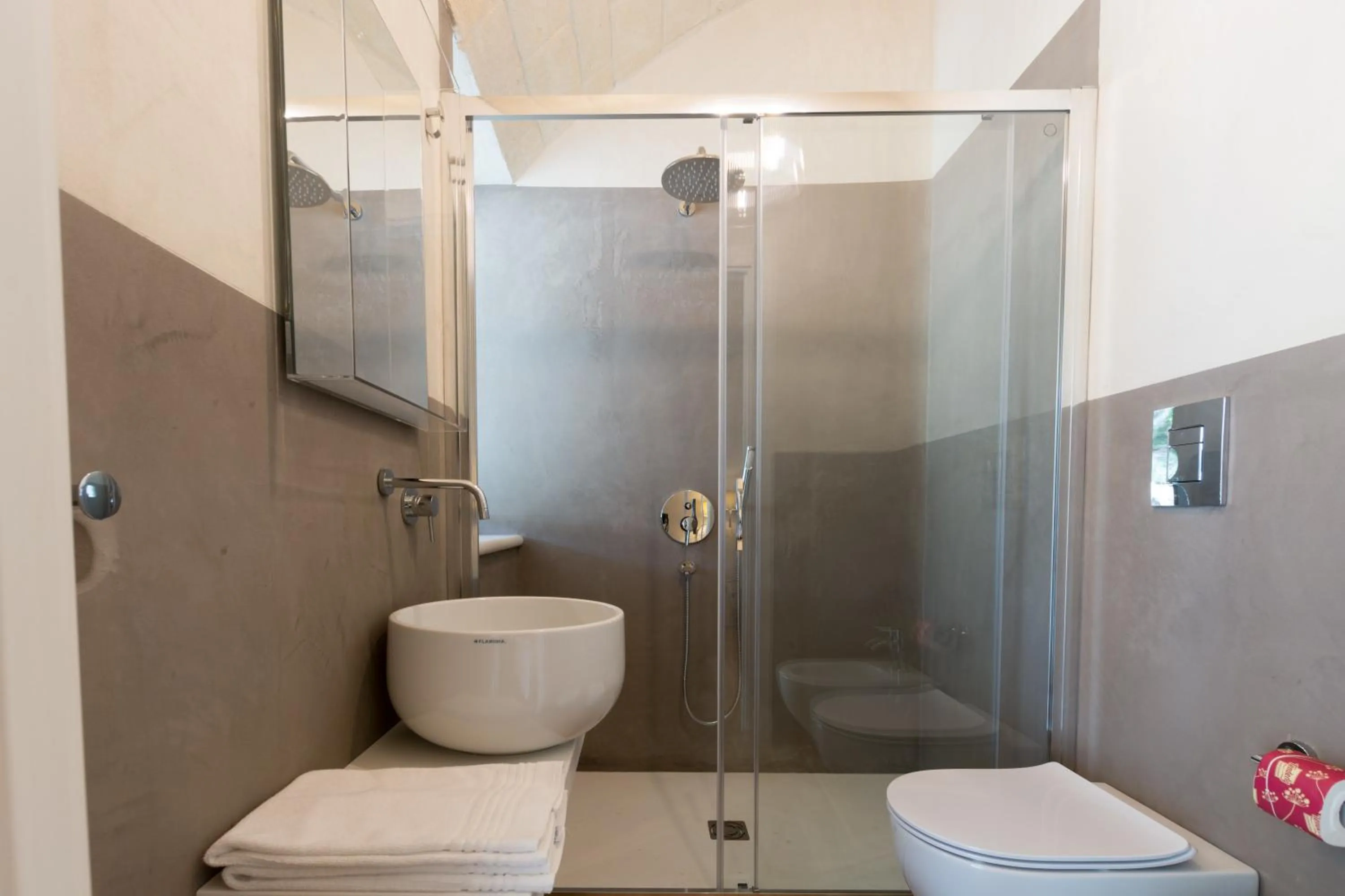 Shower in Casale Ramunno