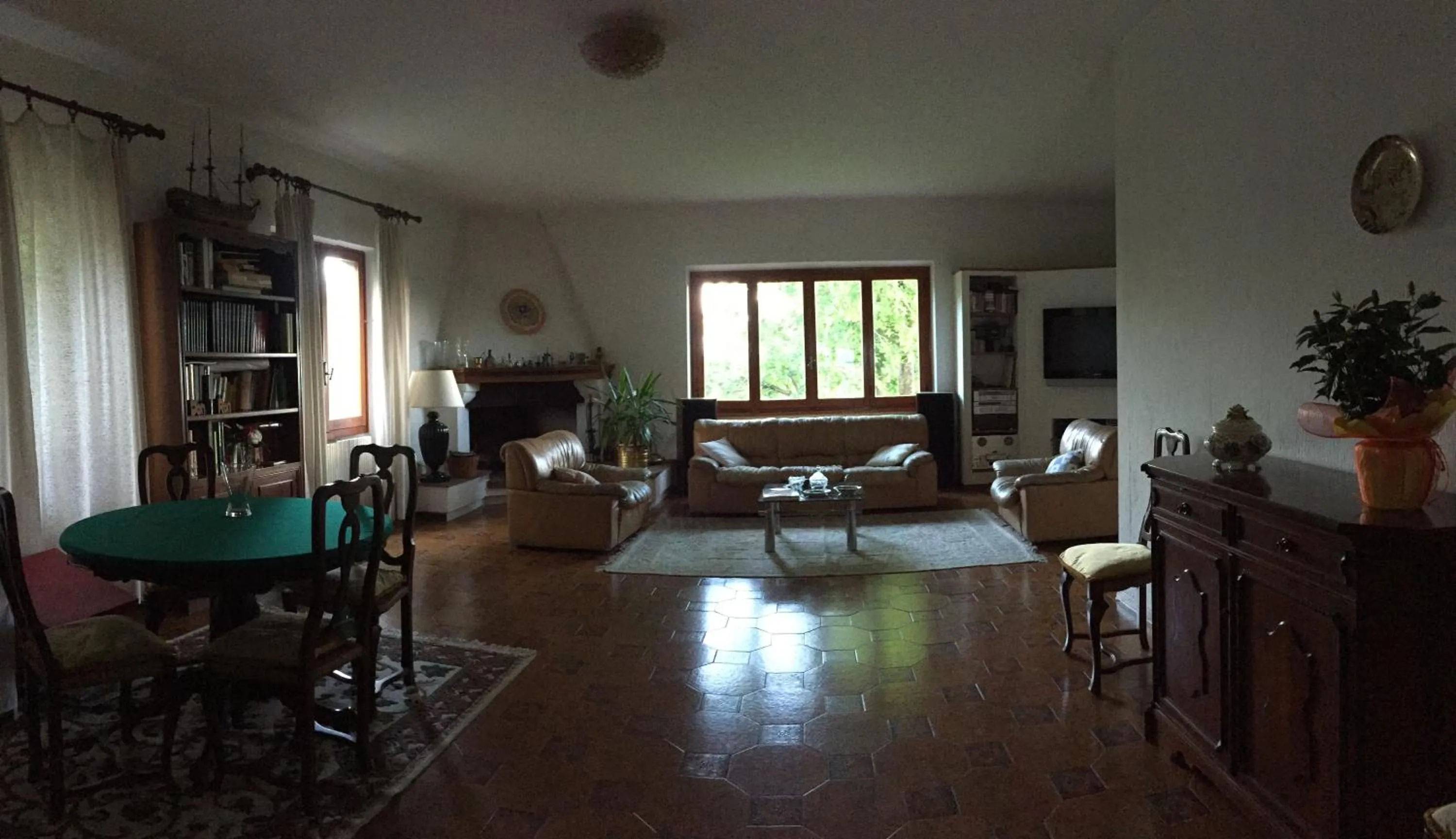 Communal lounge/ TV room in Da Ronald ... A Pian Del Papa