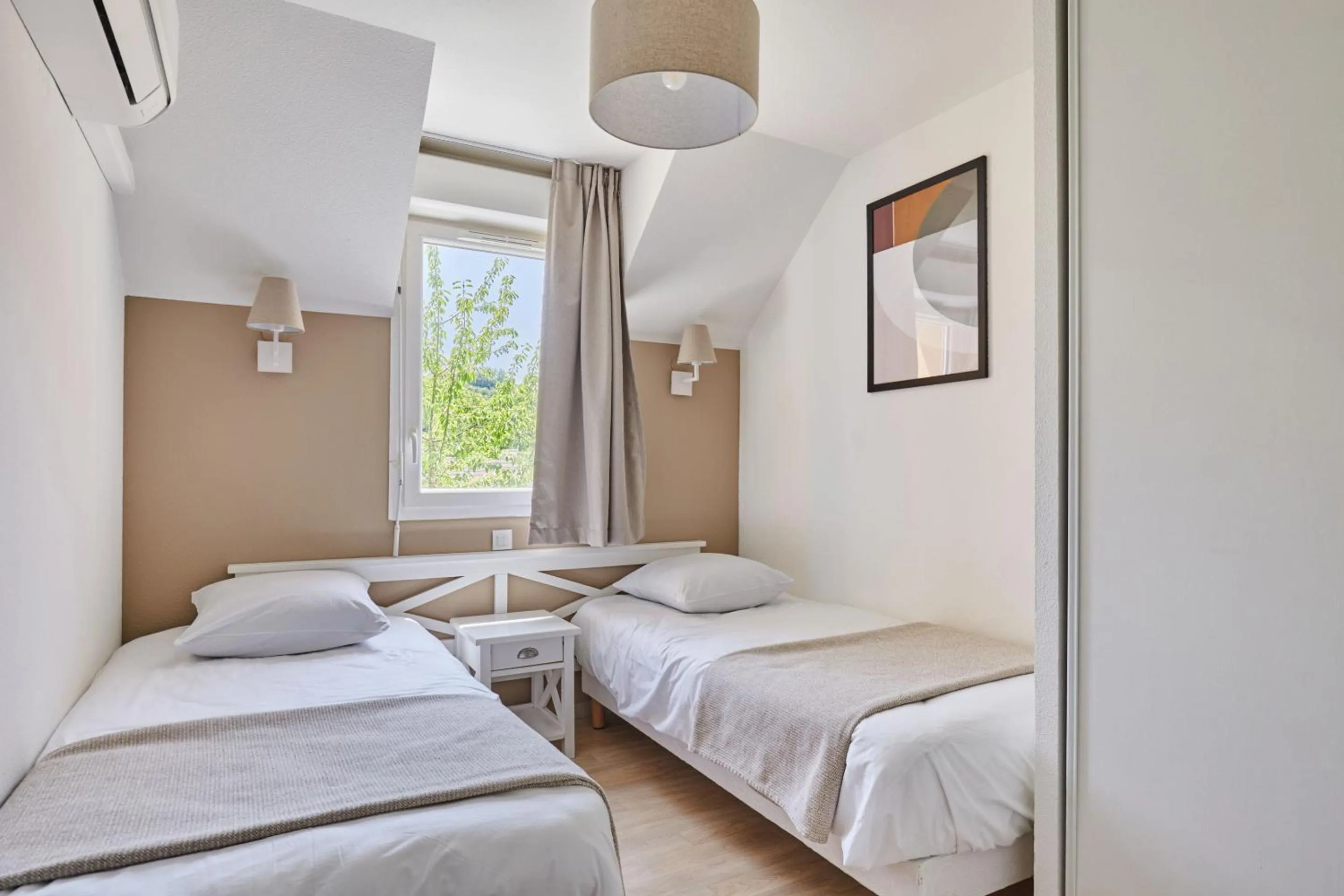 Bedroom, Bed in Résidence Odalys - Les Coteaux de Sarlat
