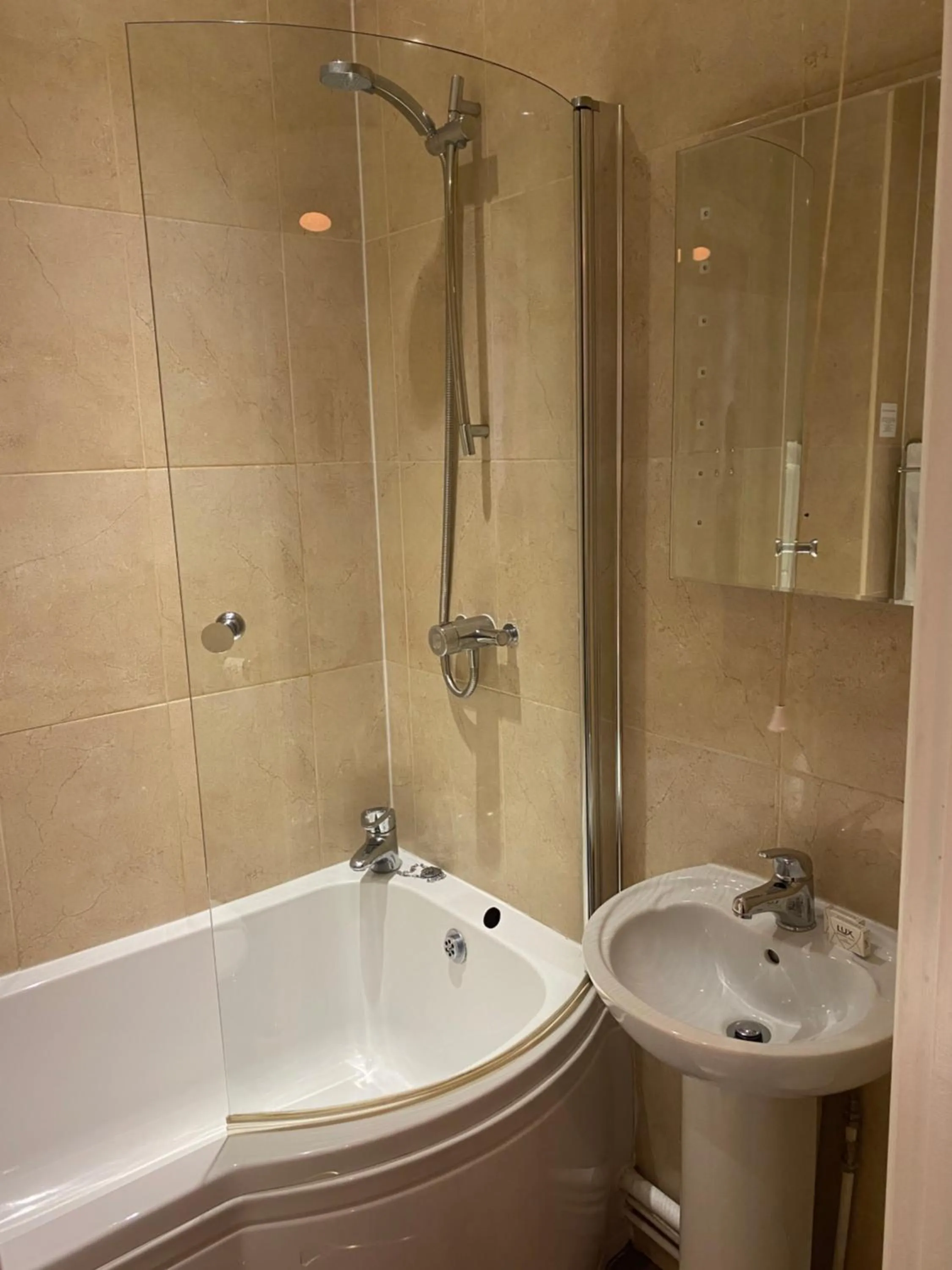 Bathroom in The Tudor Hotel