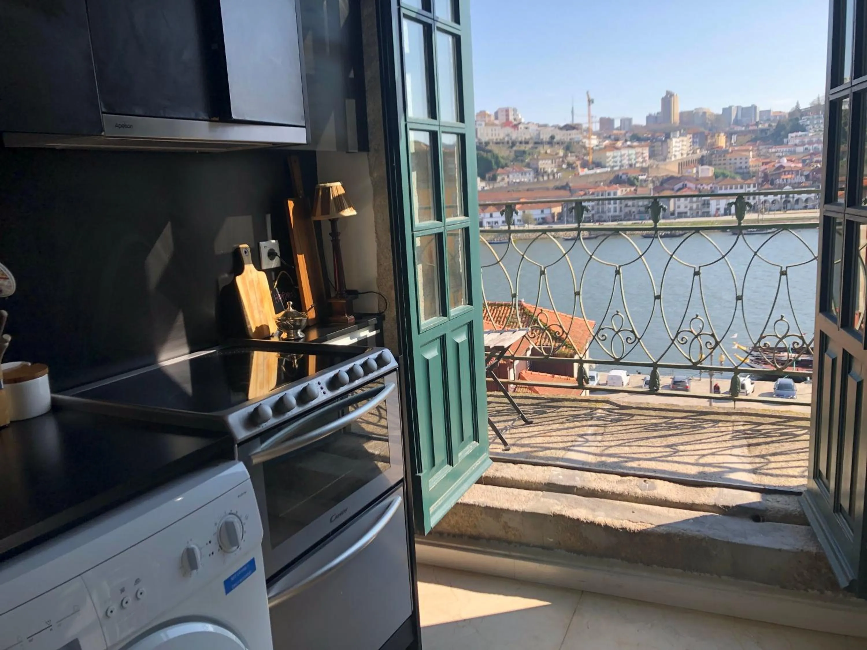 Kitchen or kitchenette in PortoSense Ribeira