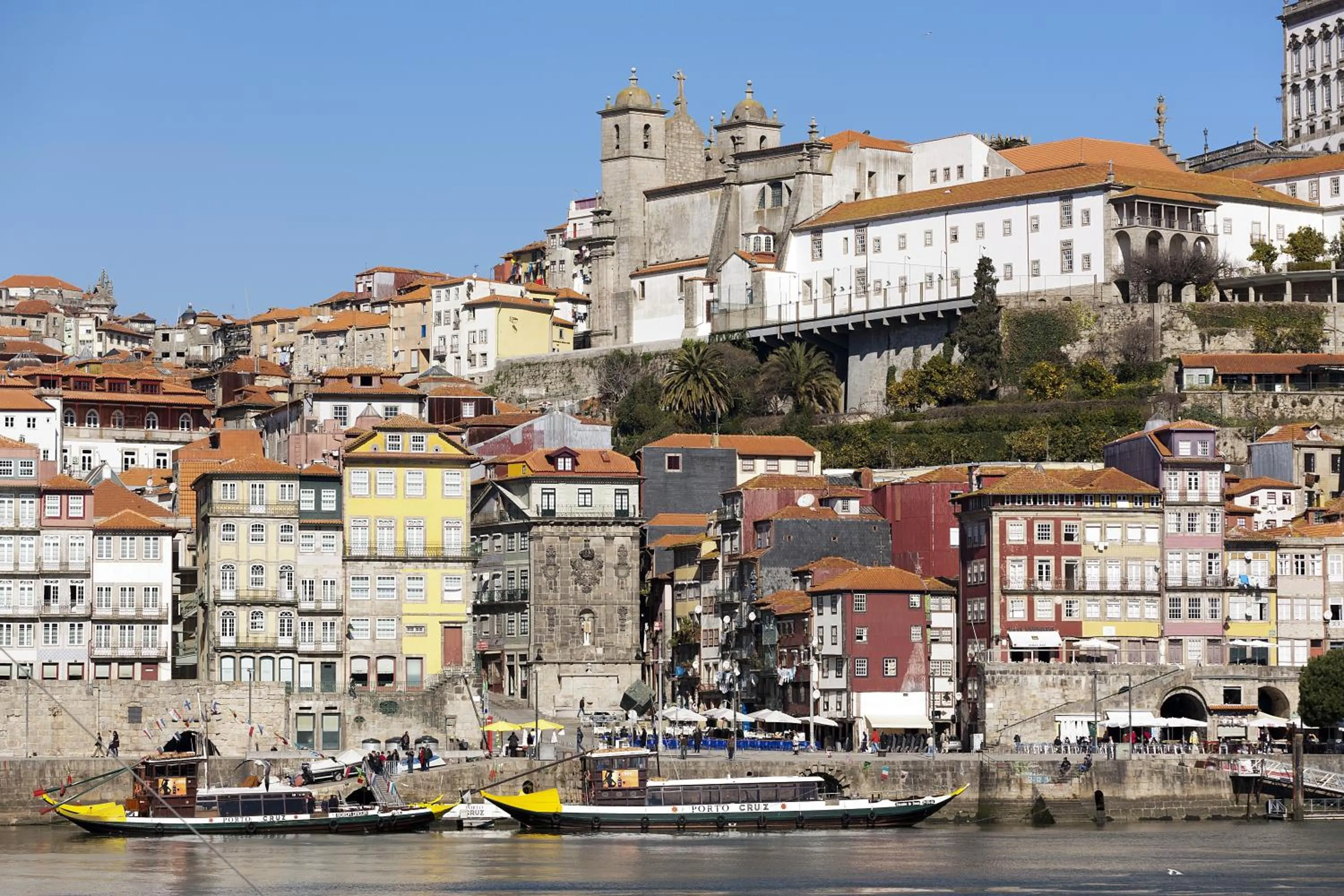 Area and facilities in PortoSense Ribeira