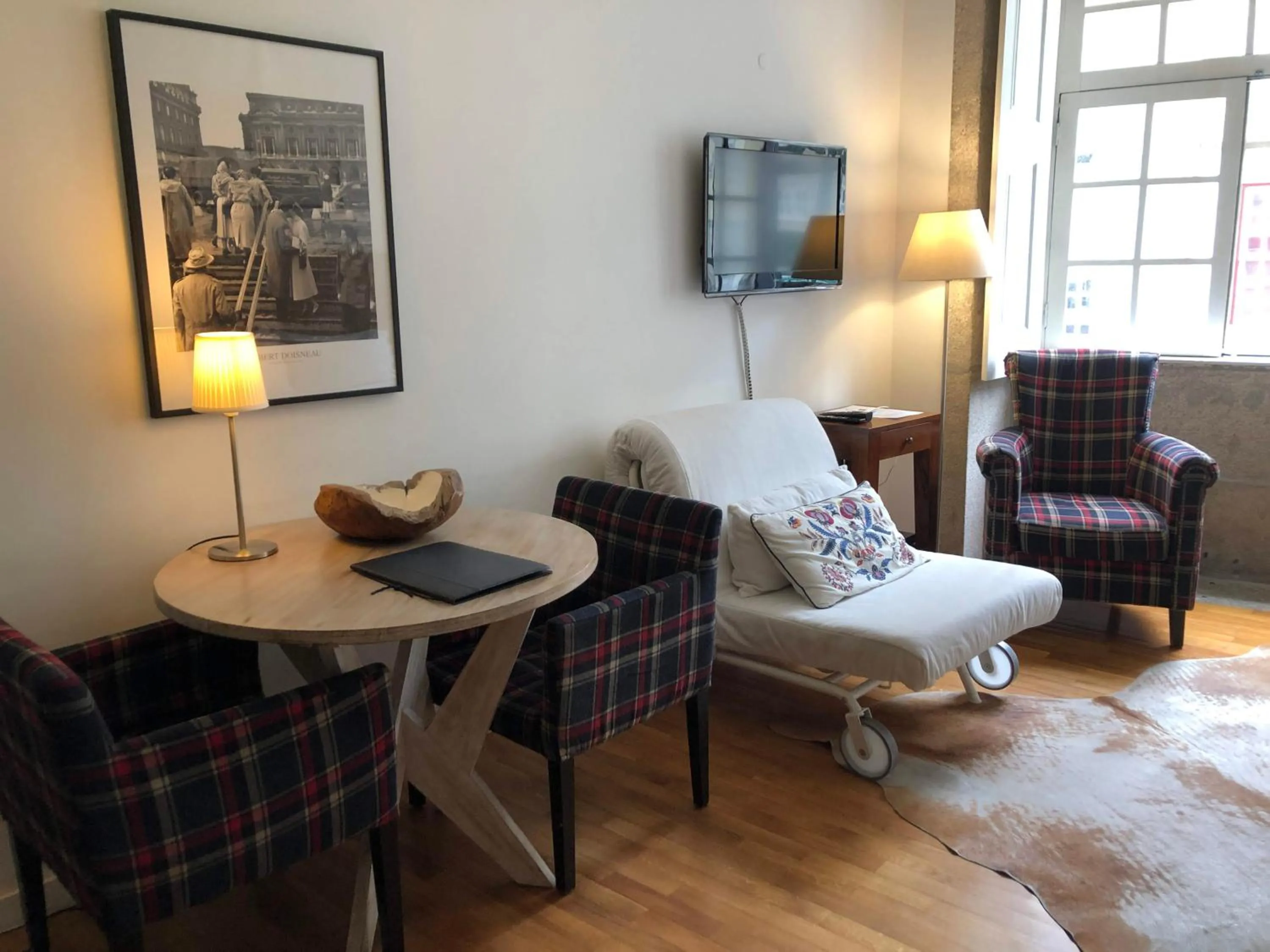 Photo of the whole room in PortoSense Ribeira