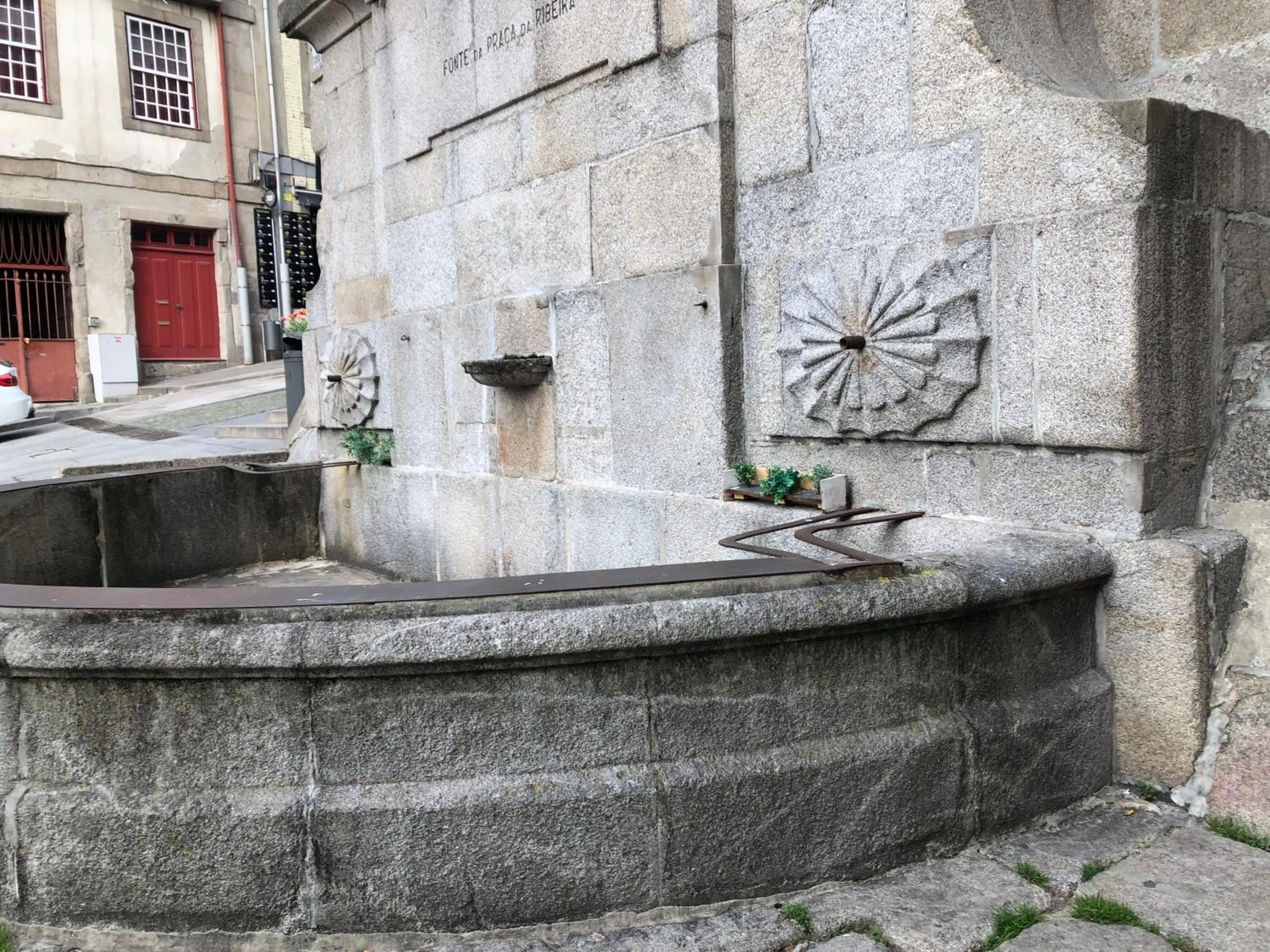 Property building in PortoSense Ribeira