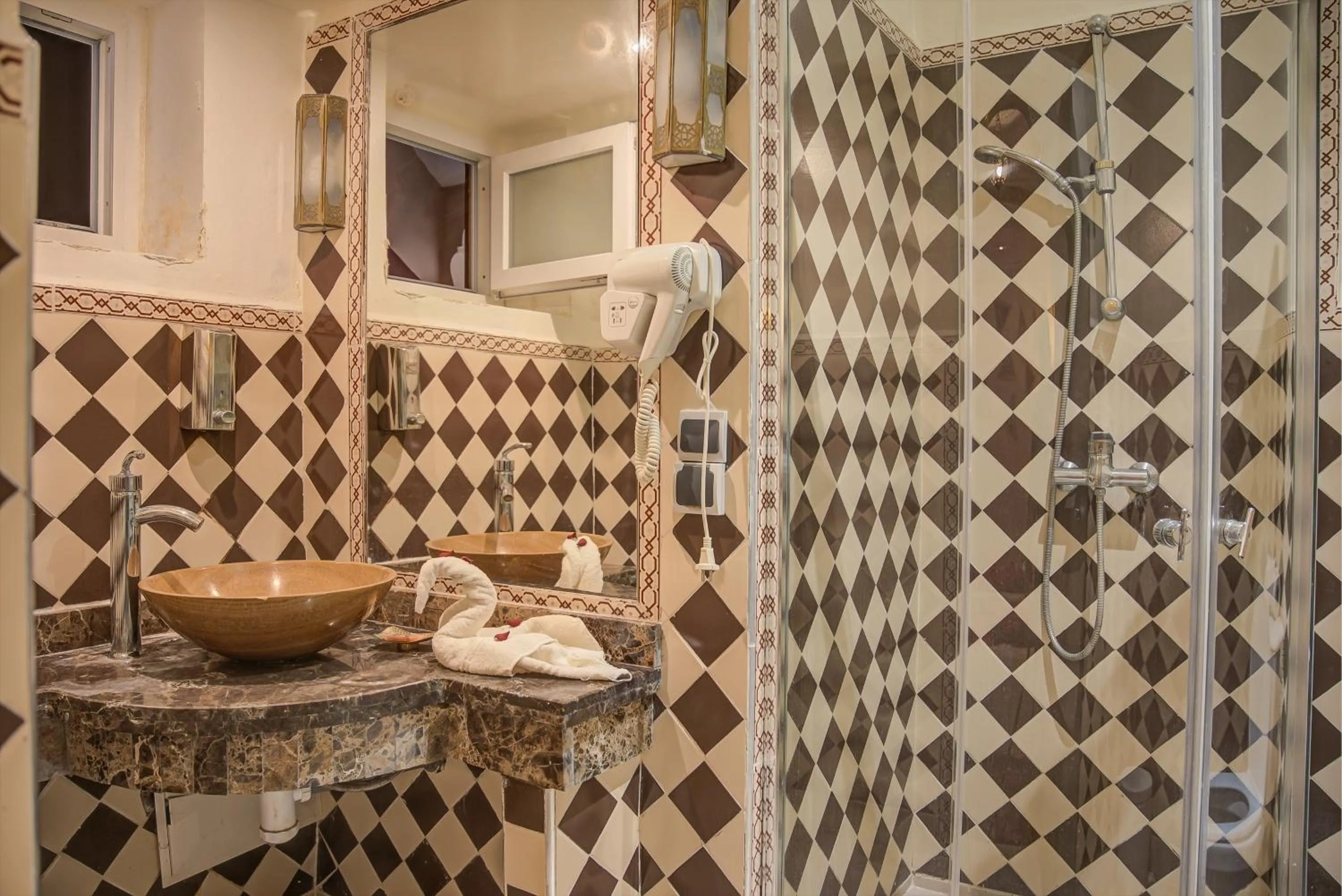 Bathroom in Riad Les Oliviers & Spa