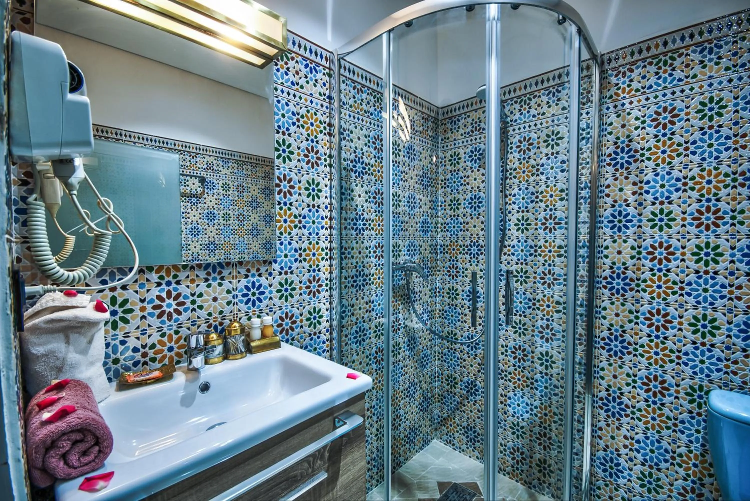 Bathroom in Riad Les Oliviers & Spa