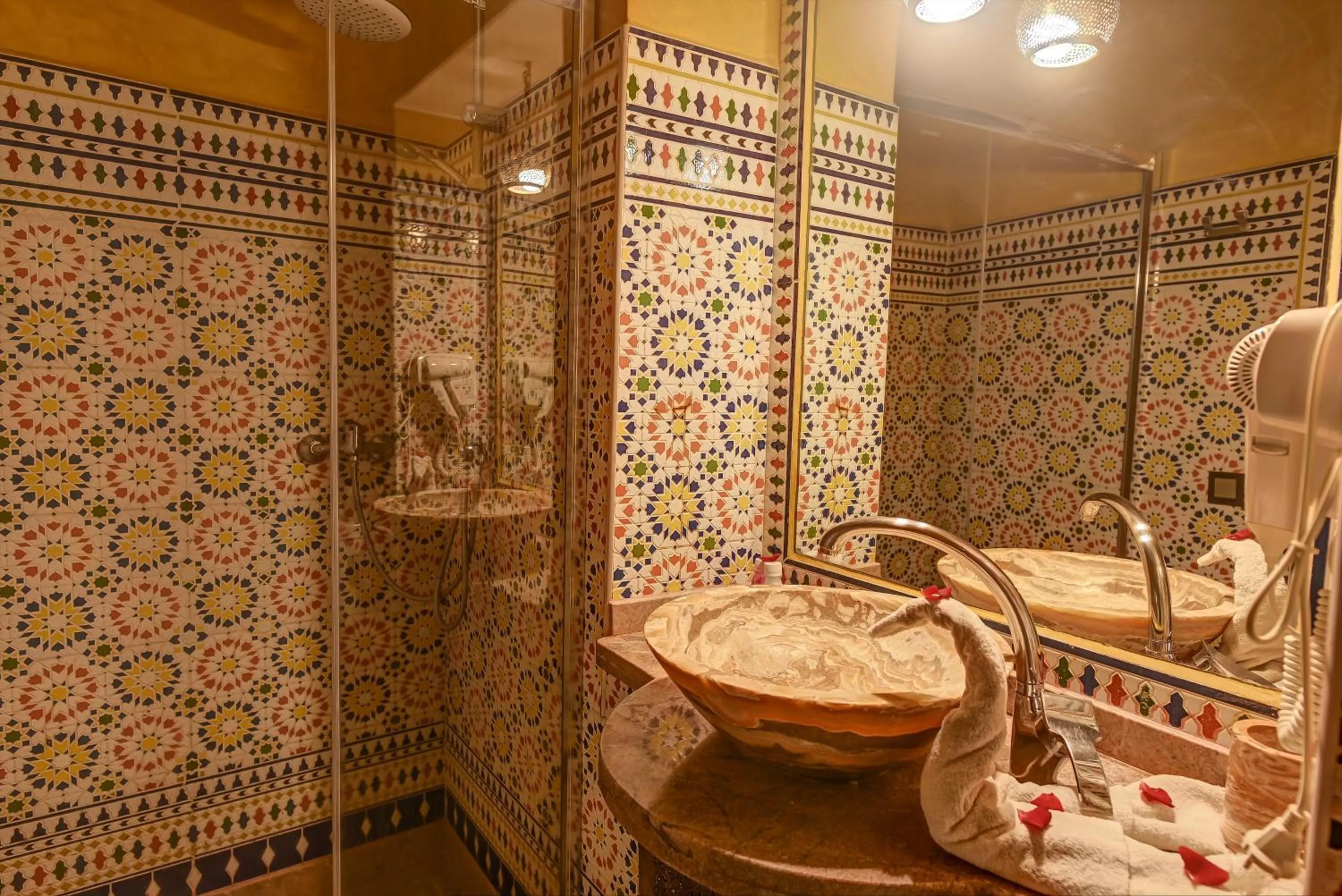 Bathroom in Riad Les Oliviers & Spa