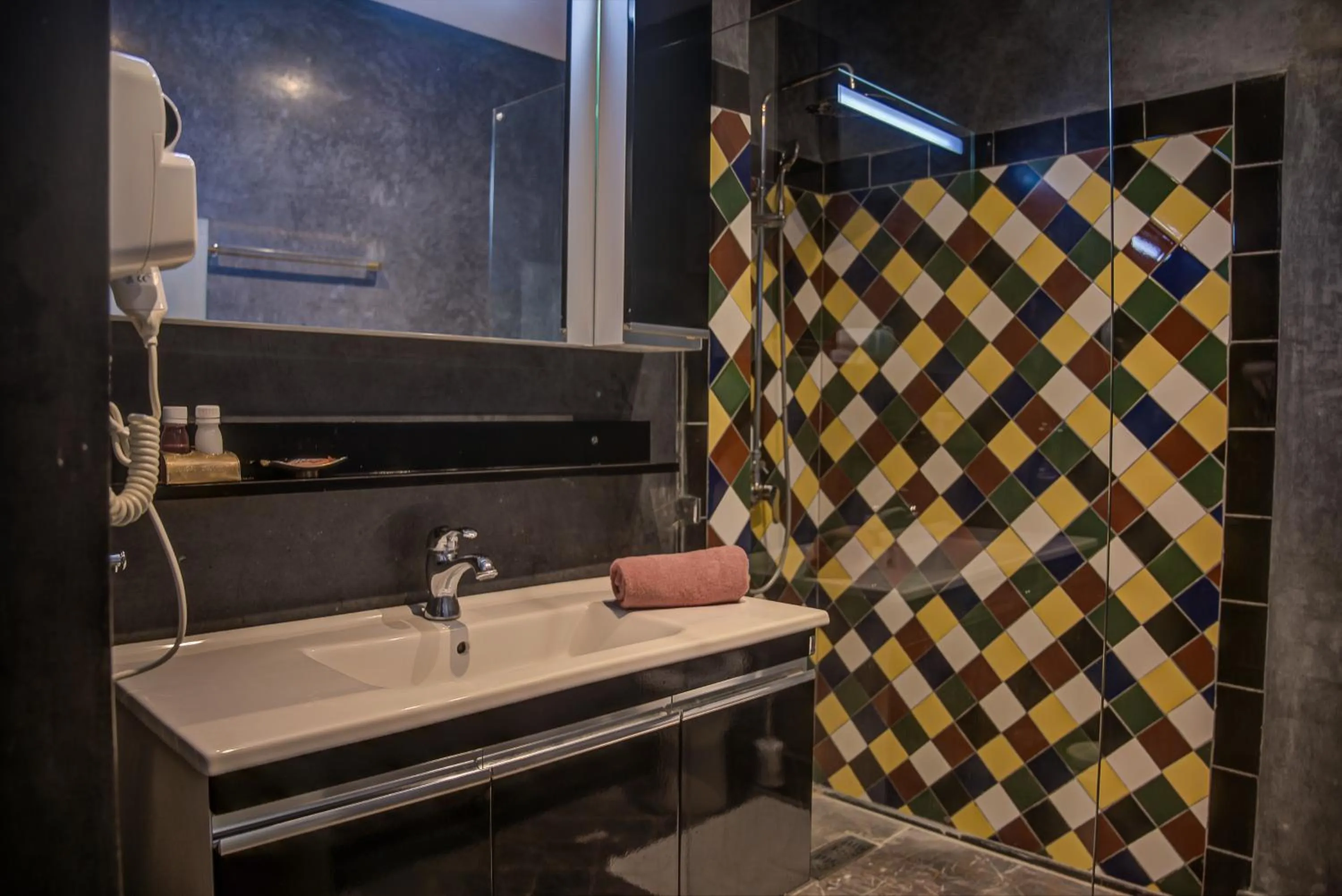 Bathroom in Riad Les Oliviers & Spa