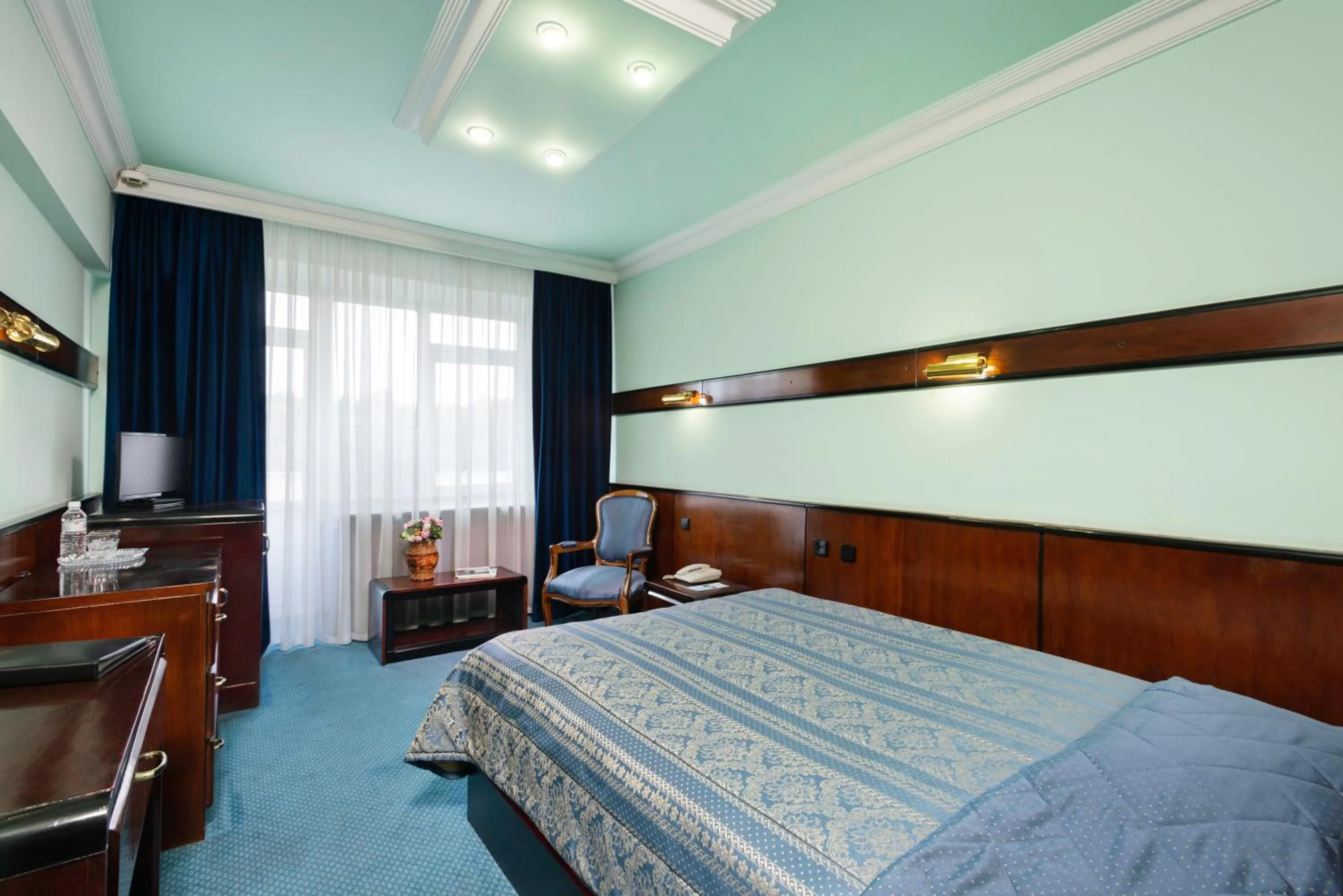 Bedroom, Bed in Otrar