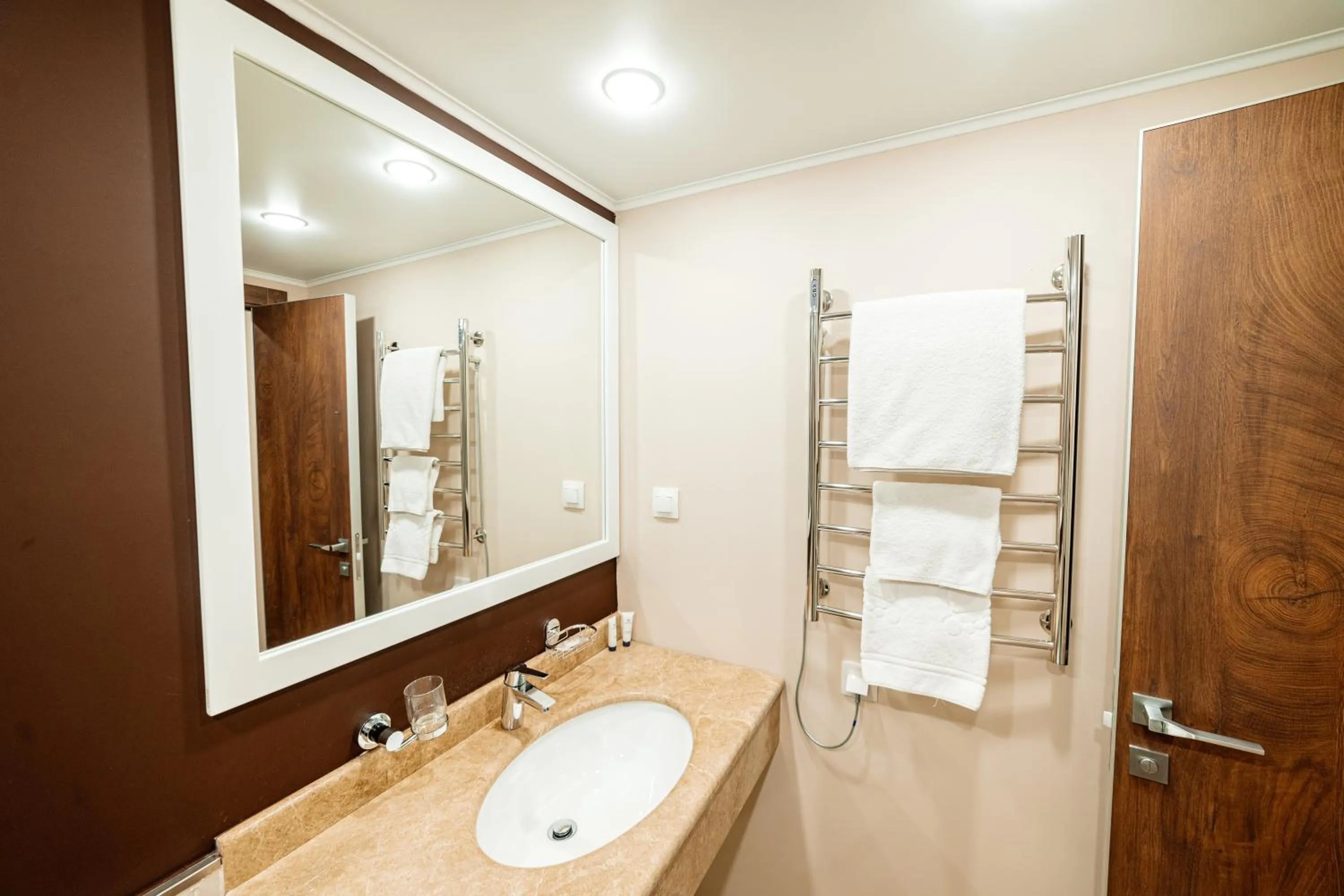 Shower in Chagala Hotel Uralsk