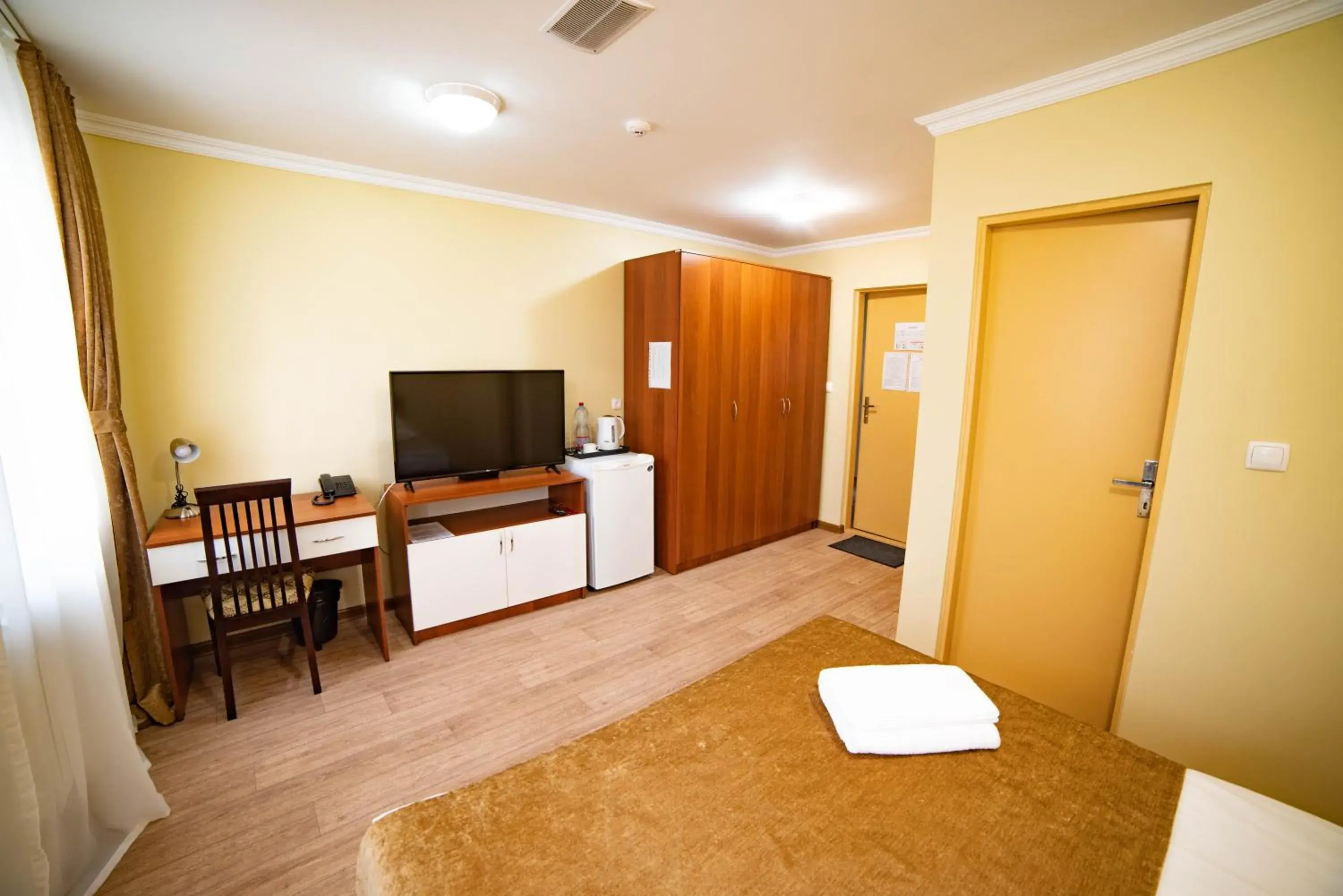 Standard Single Room in Chagala Hotel Aksai Standard Single Room in Chagala Hotel Aksai